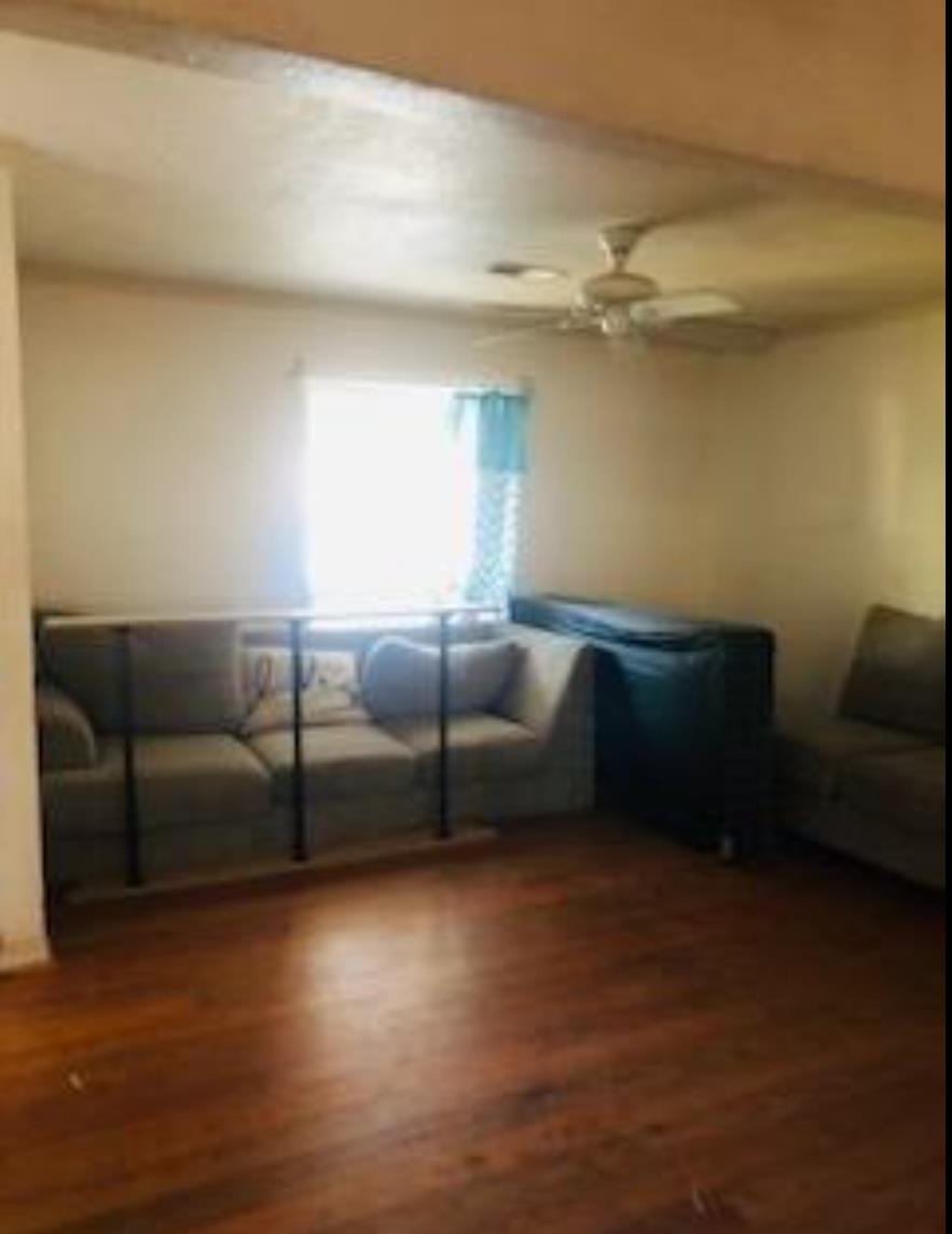 1924 W Decker Ave, Orange, TX 77632