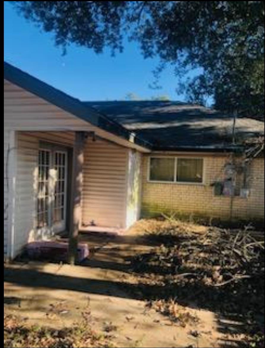 1924 W Decker Ave, Orange, TX 77632