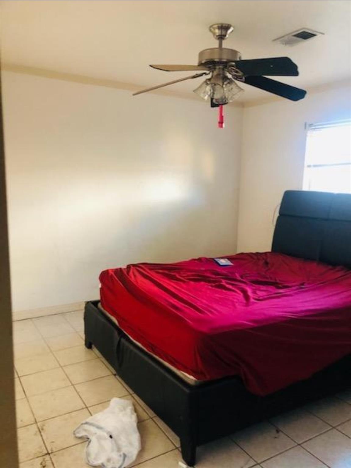 1924 W Decker Ave, Orange, TX 77632