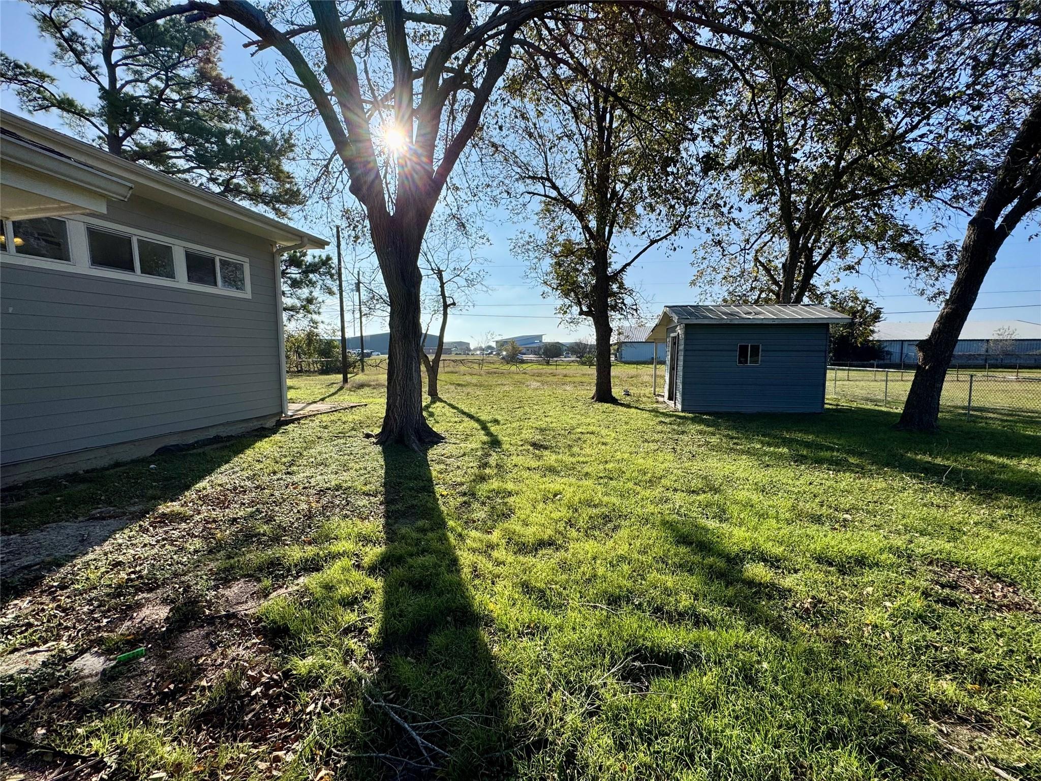 813 Central Ave, Elgin, TX 78621