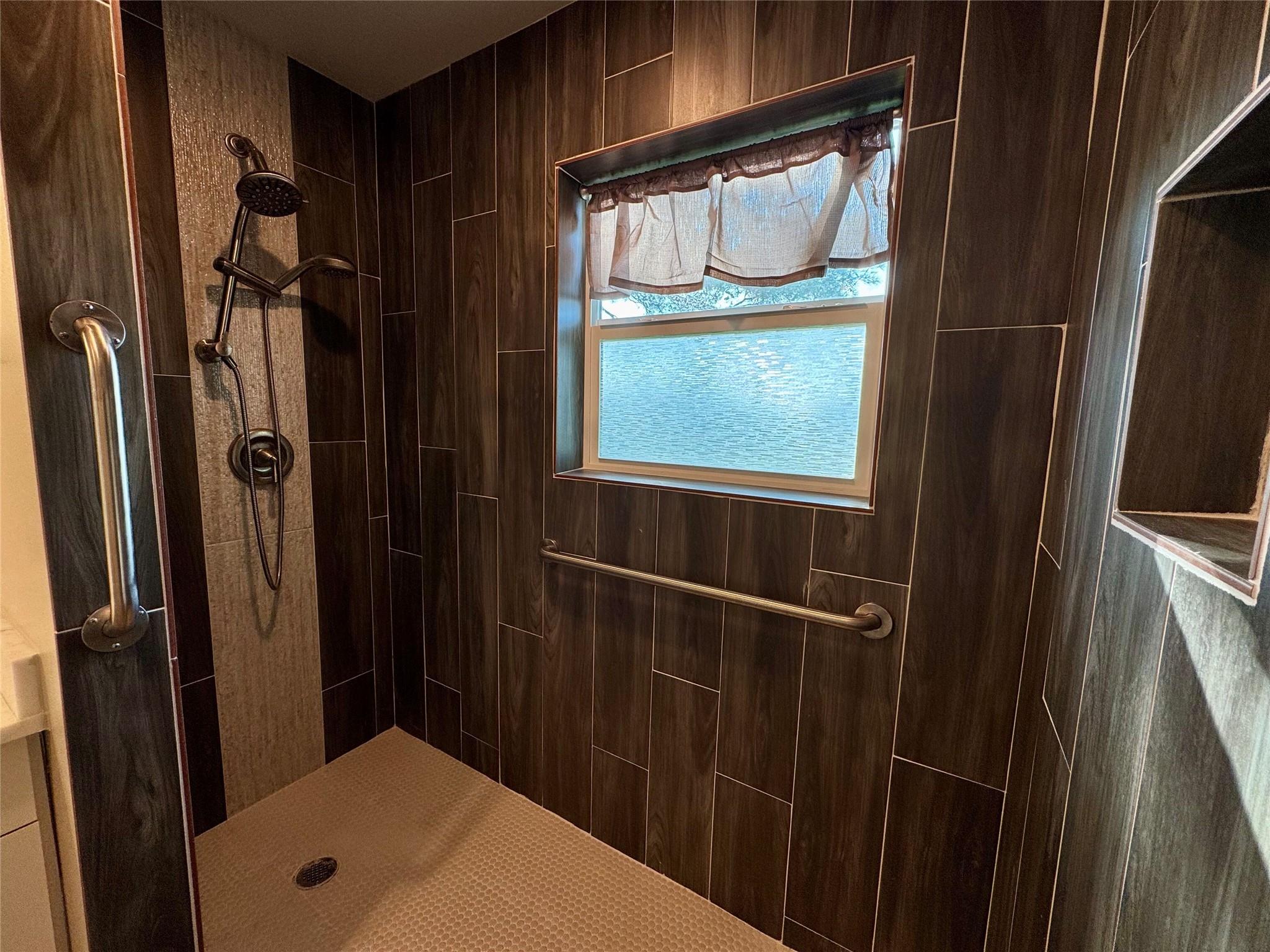 813 Central Ave, Elgin, TX 78621