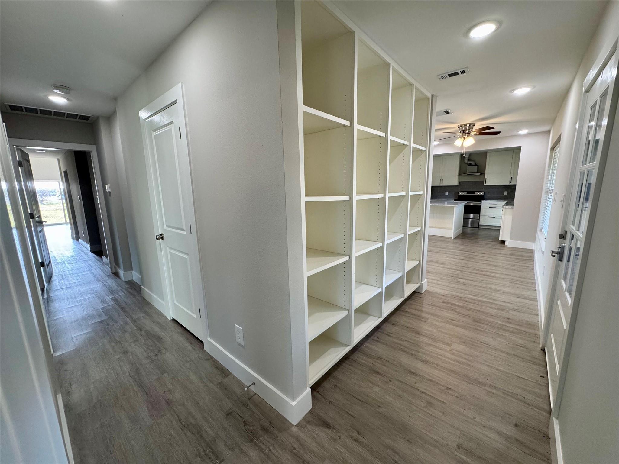 813 Central Ave, Elgin, TX 78621