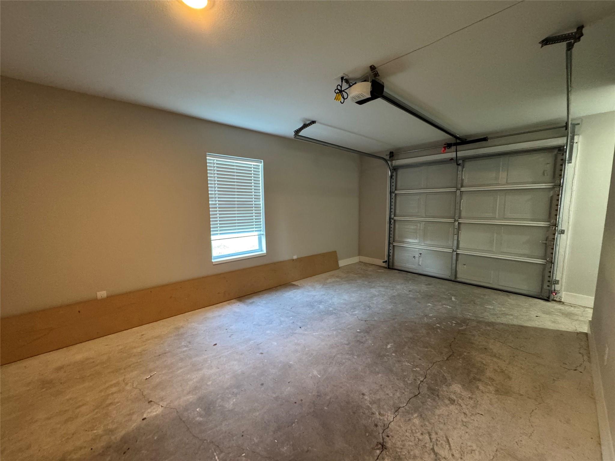 813 Central Ave, Elgin, TX 78621