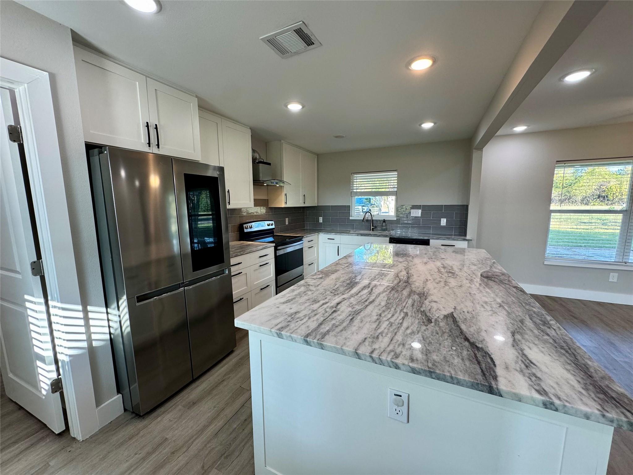 813 Central Ave, Elgin, TX 78621