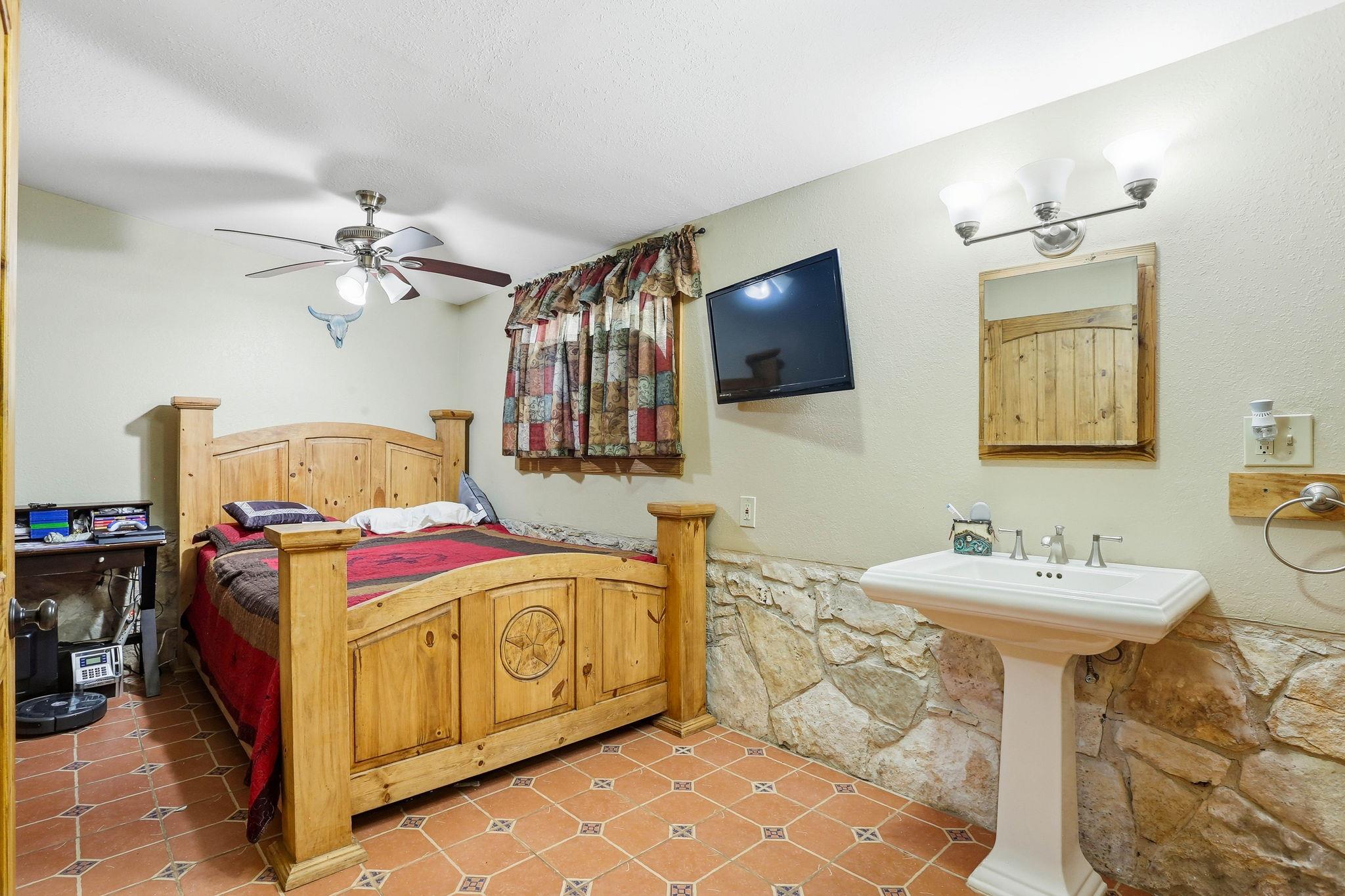 340 Rio Oak, Pipe Creek, TX 78063