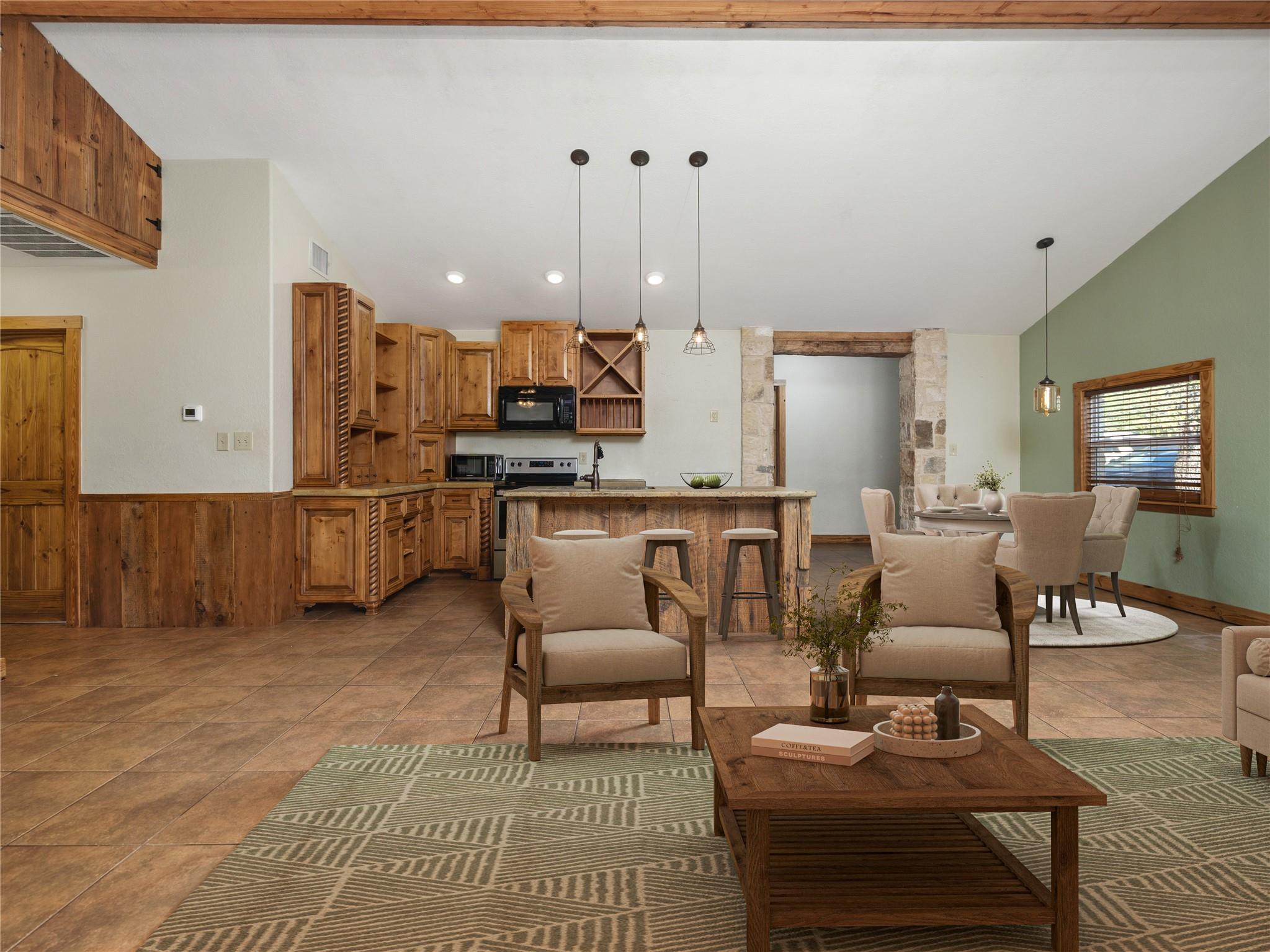 340 Rio Oak, Pipe Creek, TX 78063