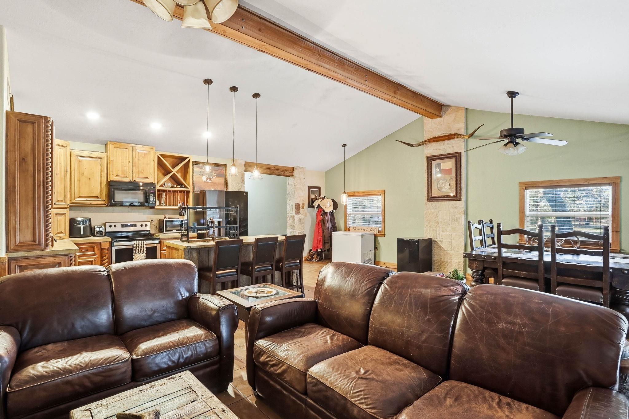 340 Rio Oak, Pipe Creek, TX 78063