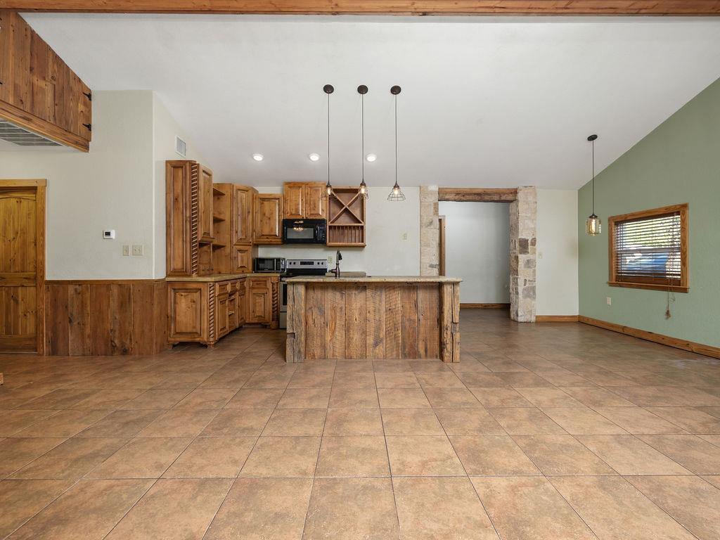 340 Rio Oak, Pipe Creek, TX 78063