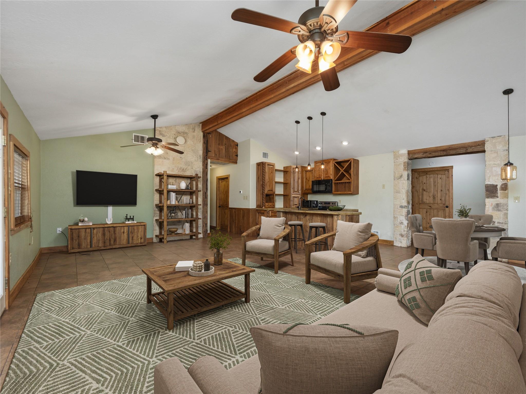 340 Rio Oak, Pipe Creek, TX 78063