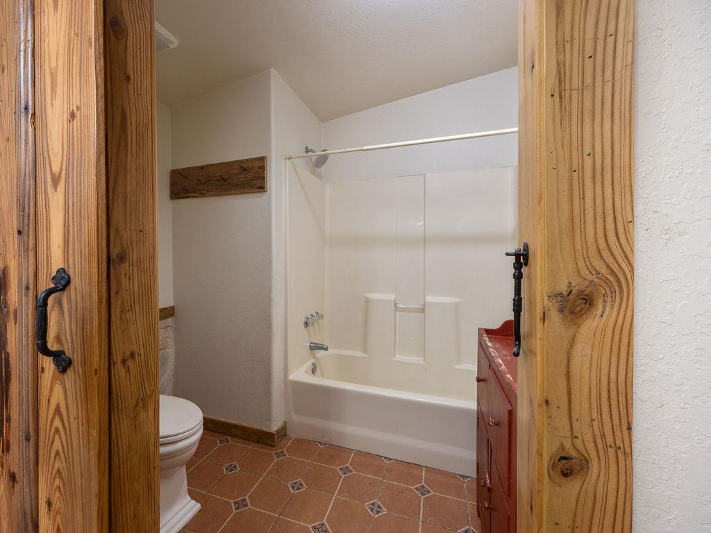 340 Rio Oak, Pipe Creek, TX 78063