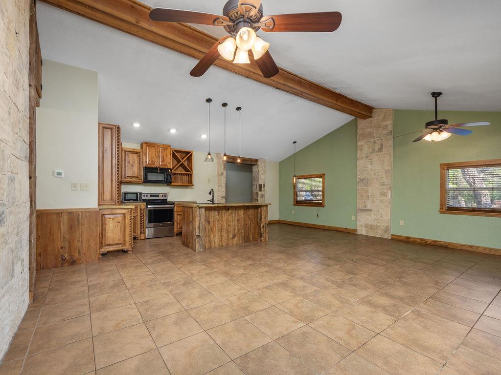 340 Rio Oak, Pipe Creek, TX 78063