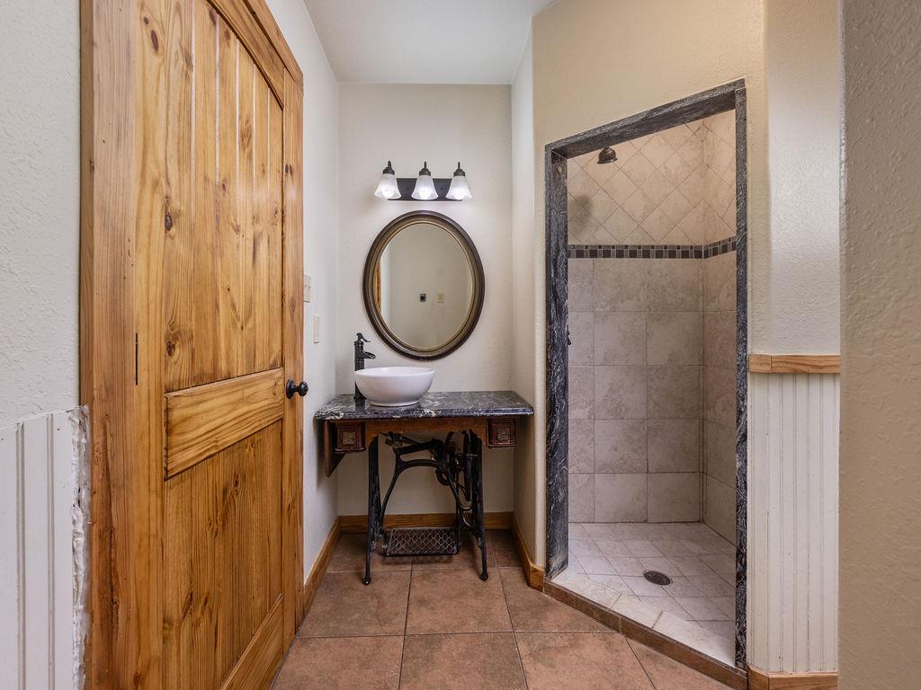 340 Rio Oak, Pipe Creek, TX 78063