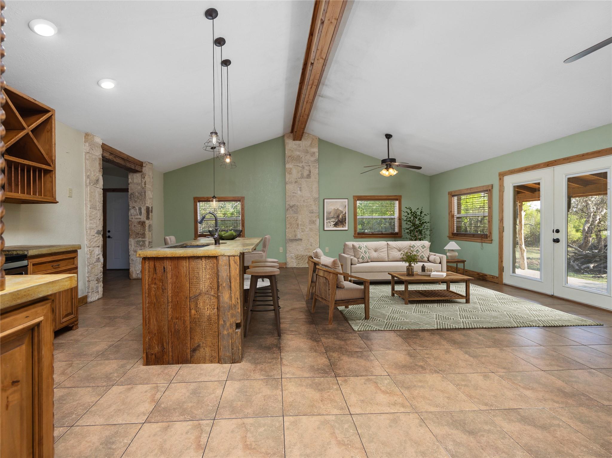 340 Rio Oak, Pipe Creek, TX 78063