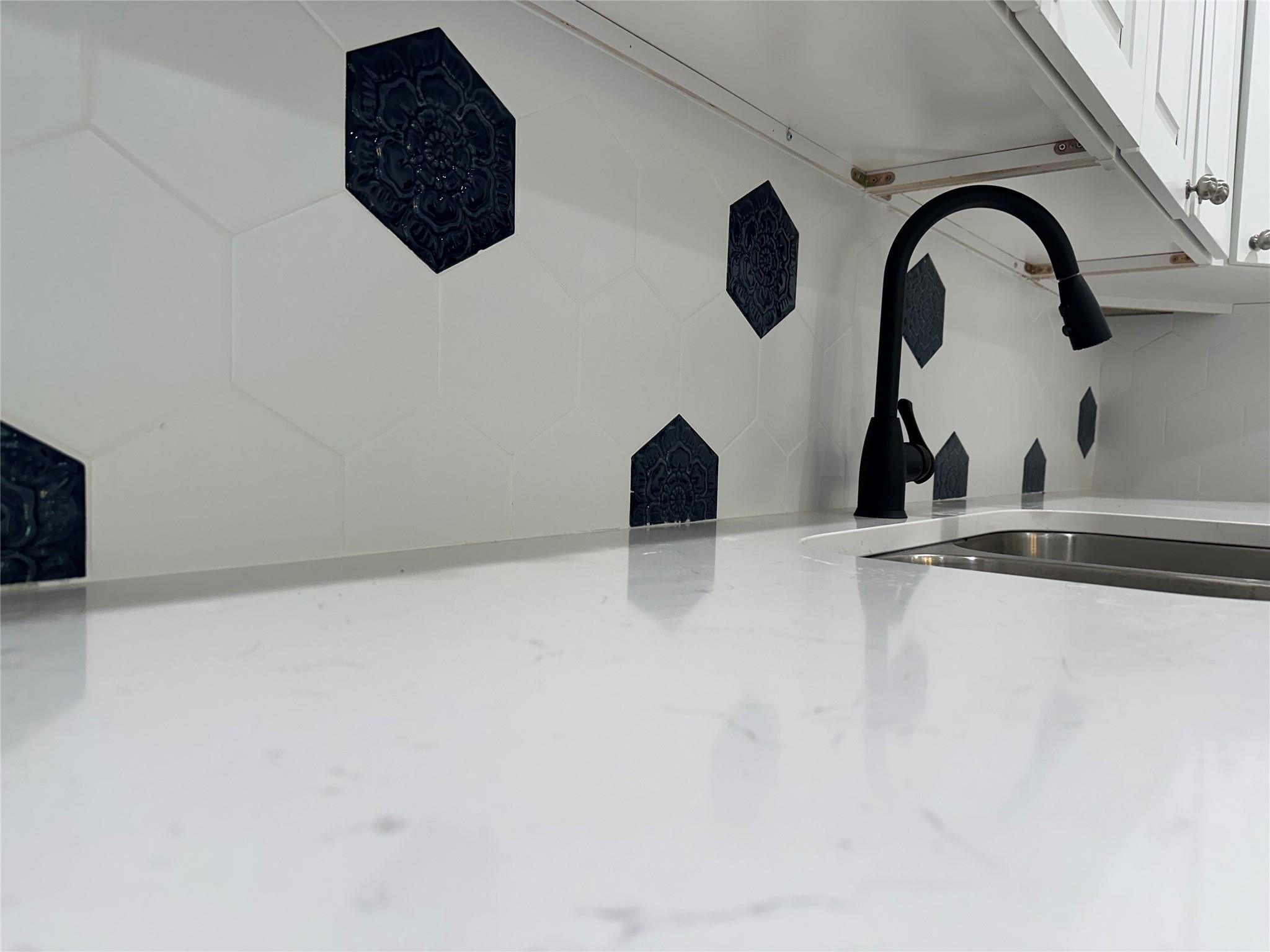 561 S Chambers St, Giddings, TX 78942