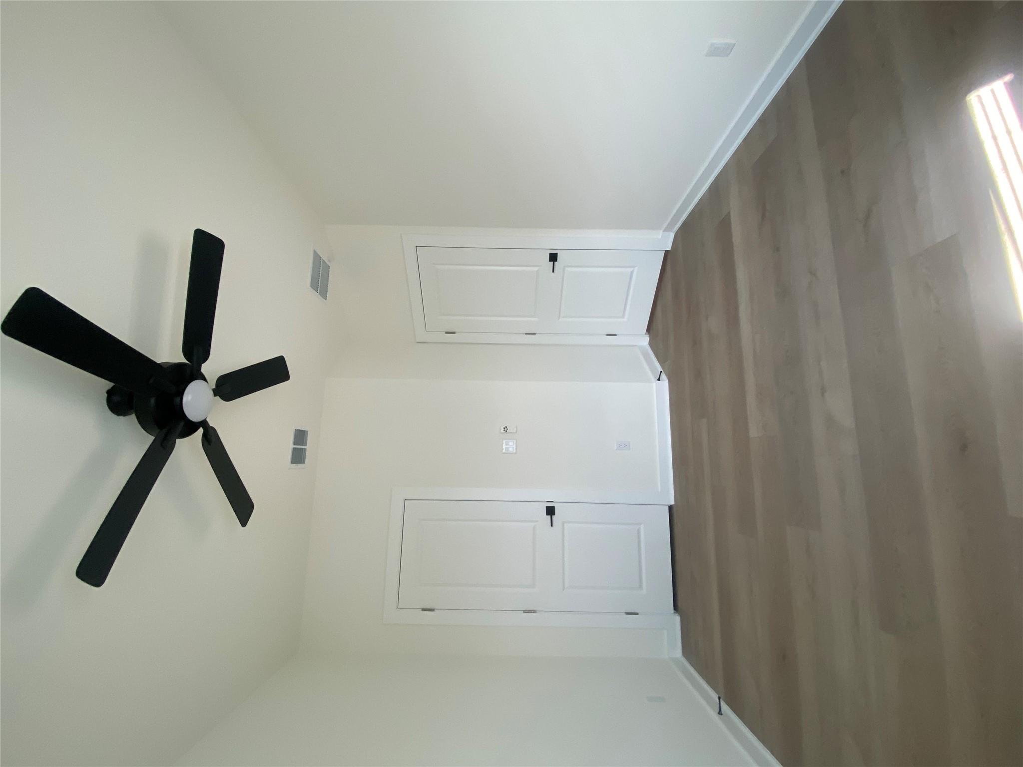 700 Horseshoe Dr # 301, Leander, TX 78641