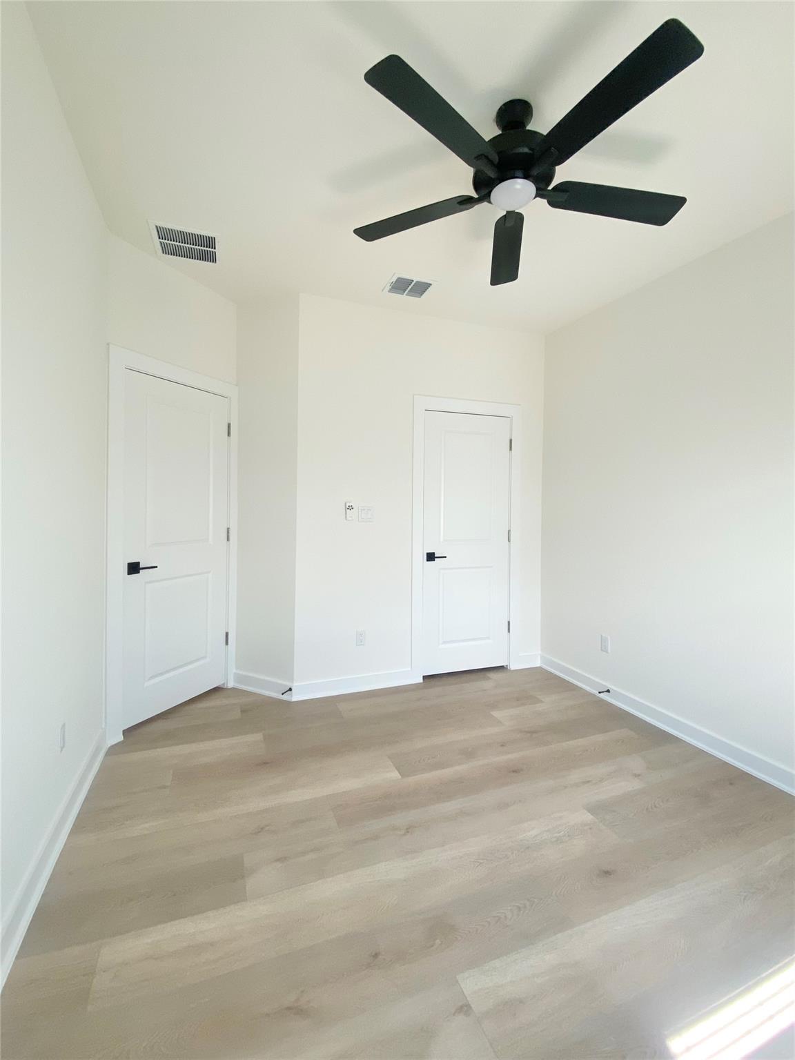 700 Horseshoe Dr # 301, Leander, TX 78641