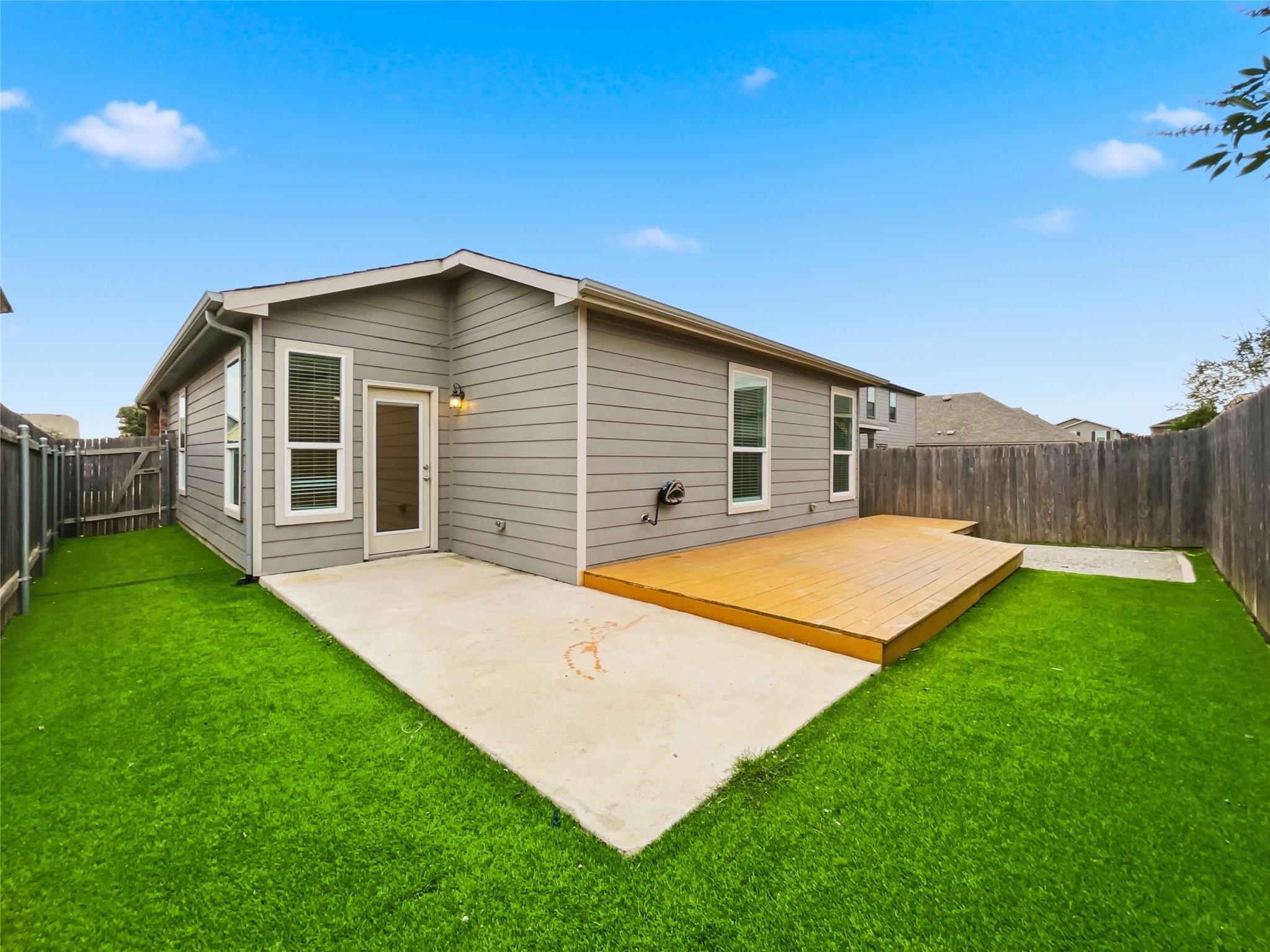 6504 Carriage Pines Dr, Del Valle, TX 78617