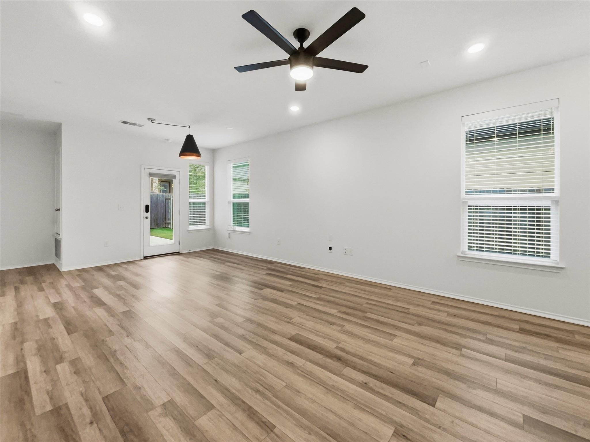 6504 Carriage Pines Dr, Del Valle, TX 78617