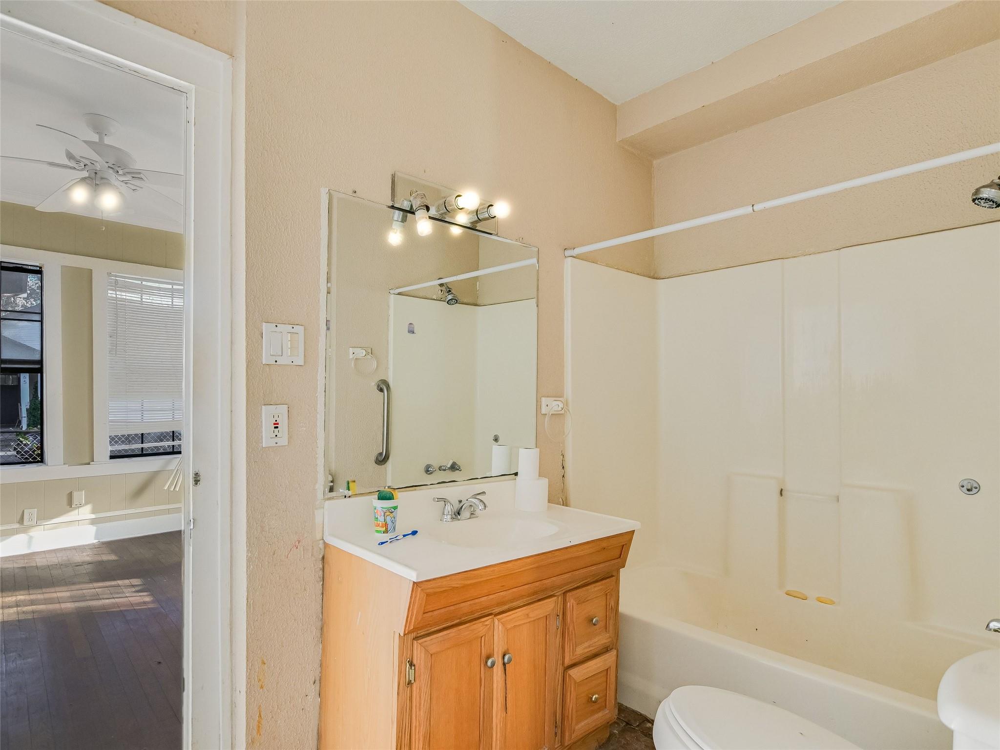 66 Cross St, Austin, TX 78702