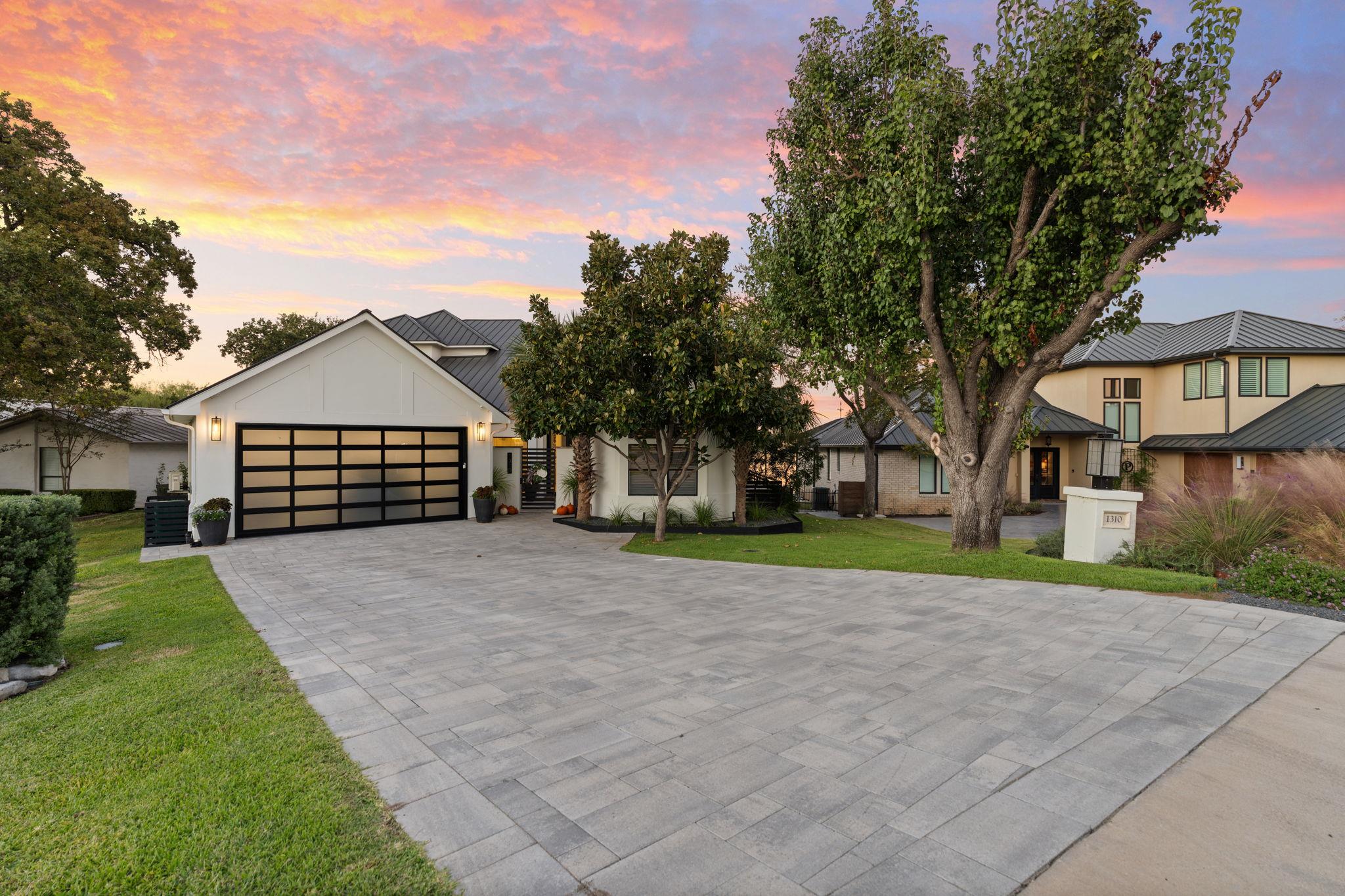 1310 Broken Arrow, Horseshoe Bay, TX 78657