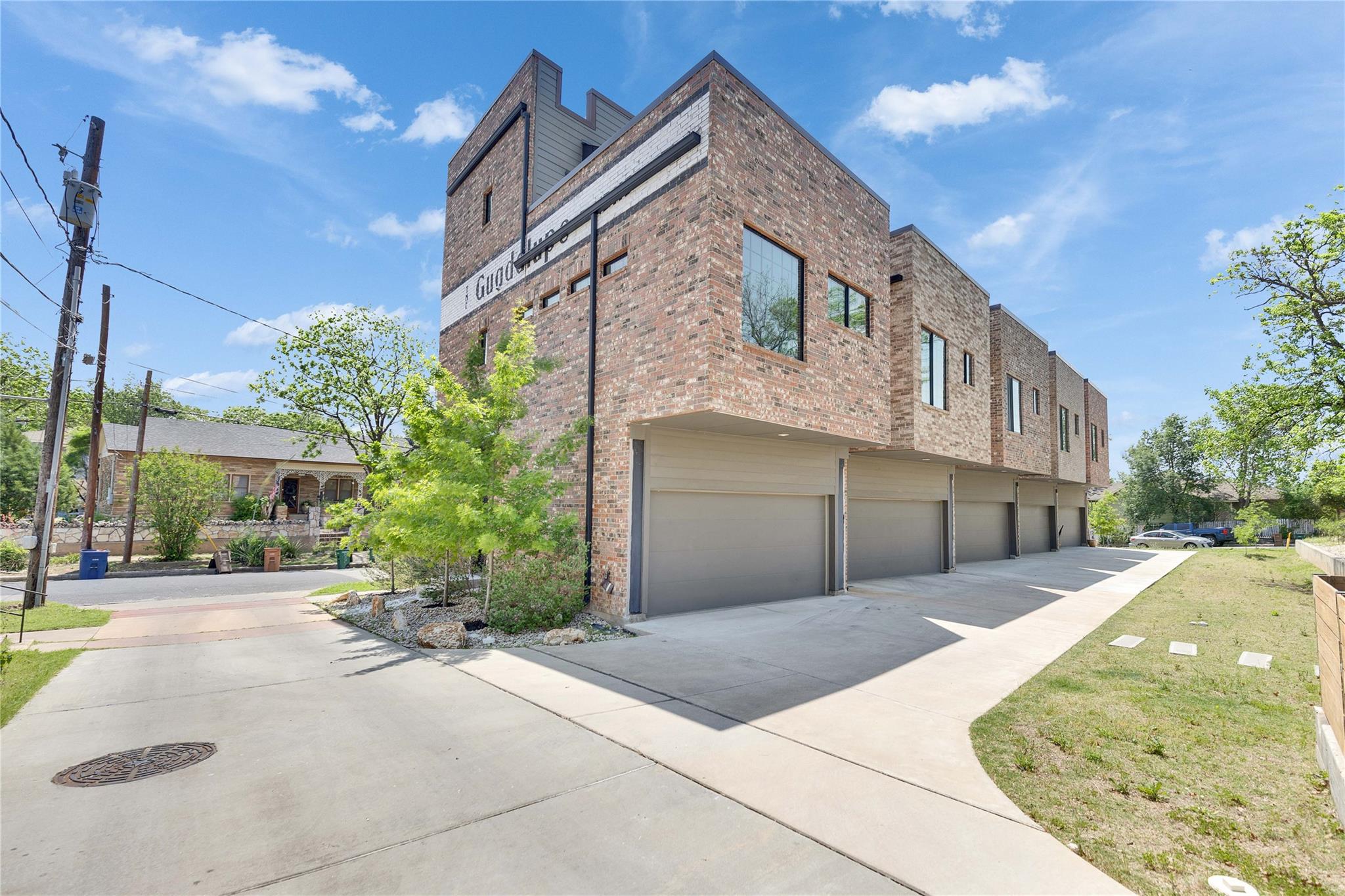 808 E Lydia St, Austin, TX 78702