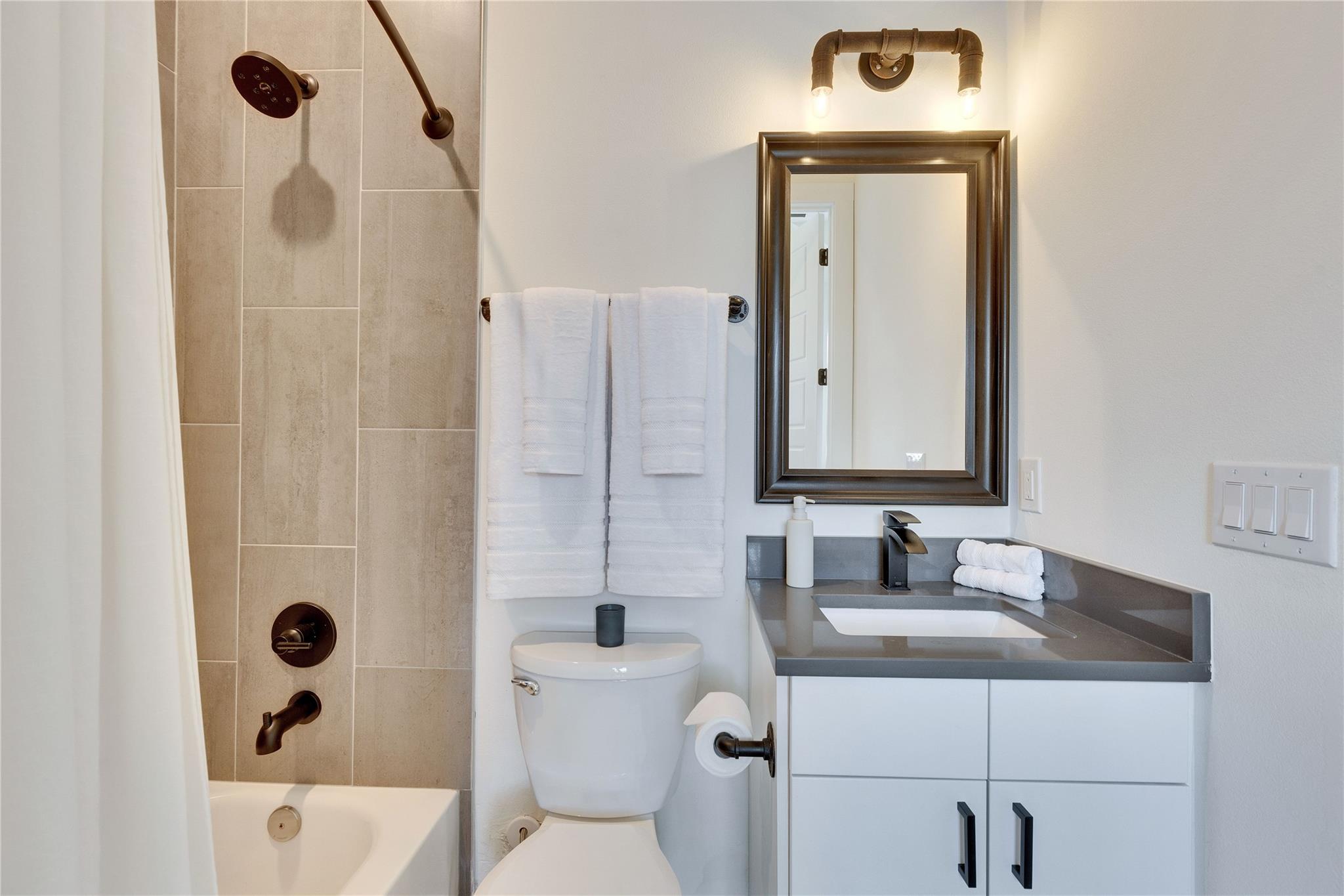 808 E Lydia St, Austin, TX 78702