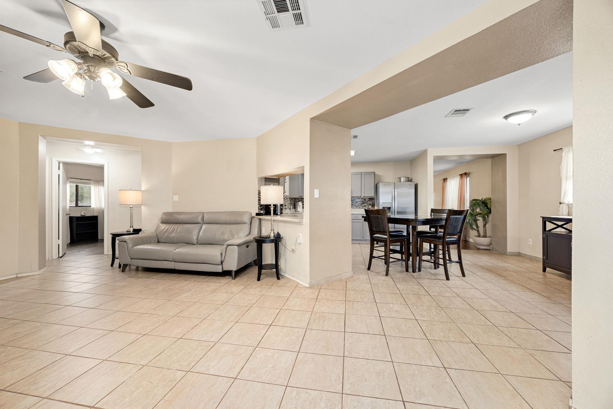 166 Kristen Dr, Kyle, TX 78640