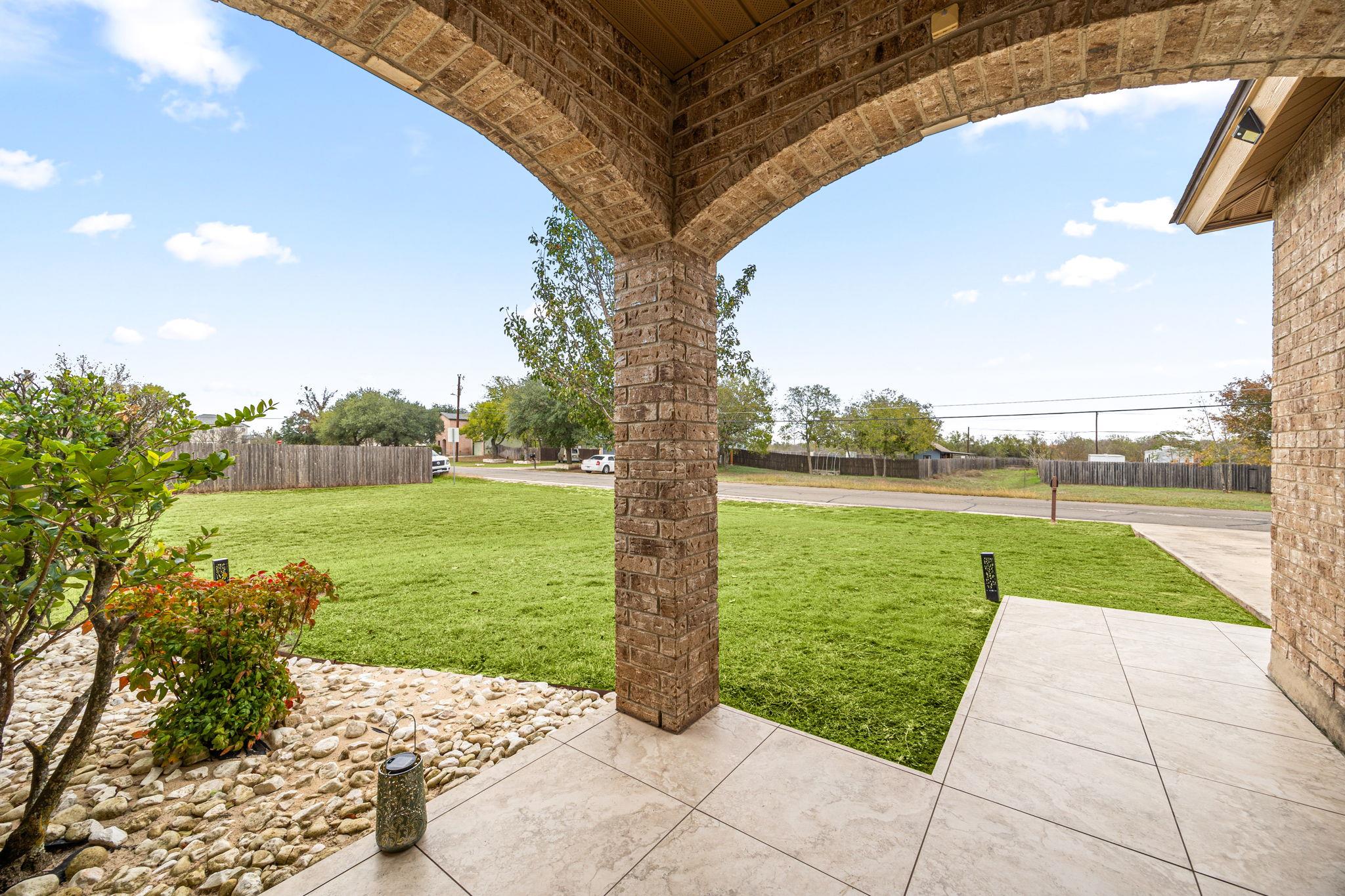 166 Kristen Dr, Kyle, TX 78640