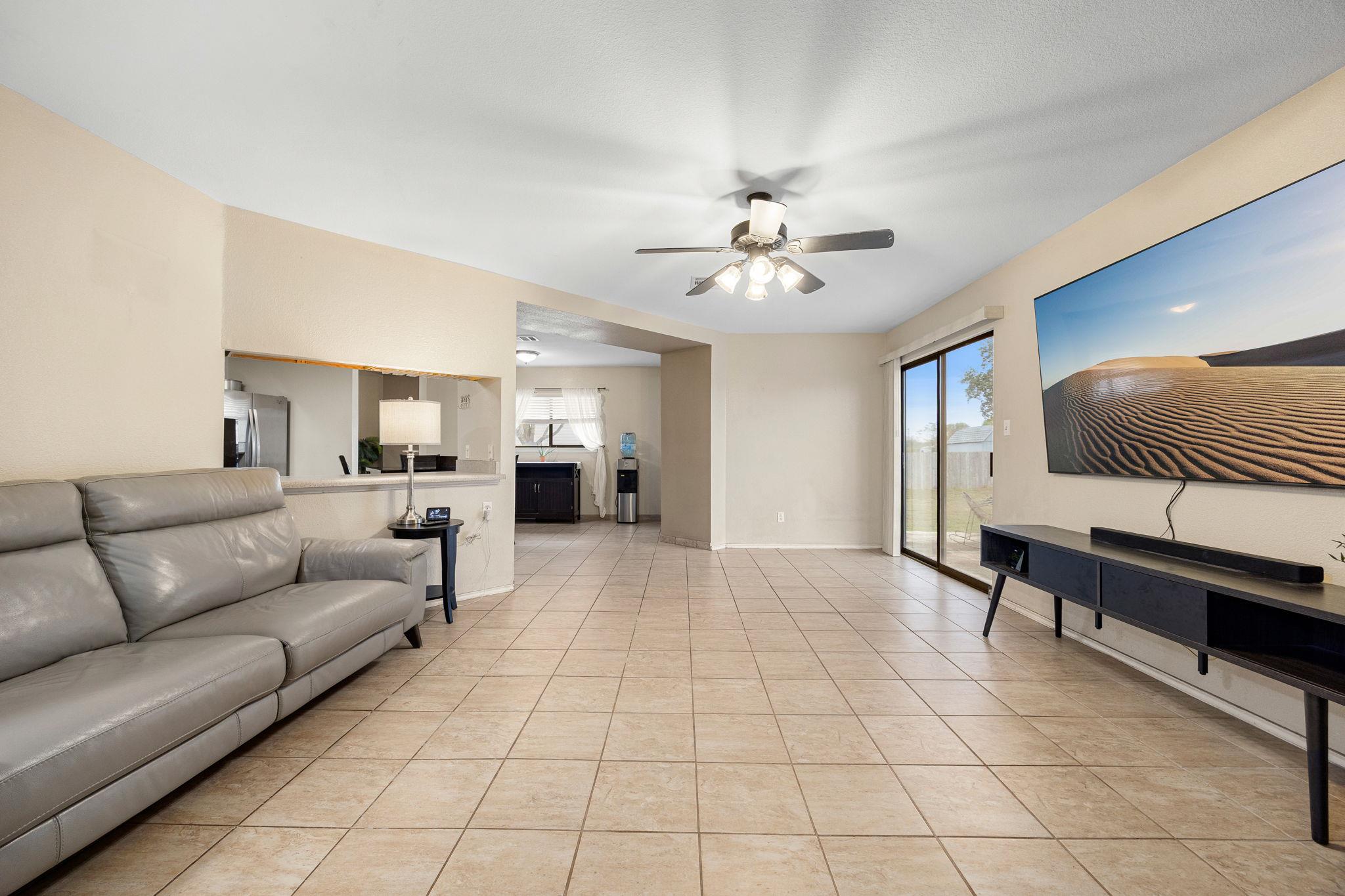 166 Kristen Dr, Kyle, TX 78640