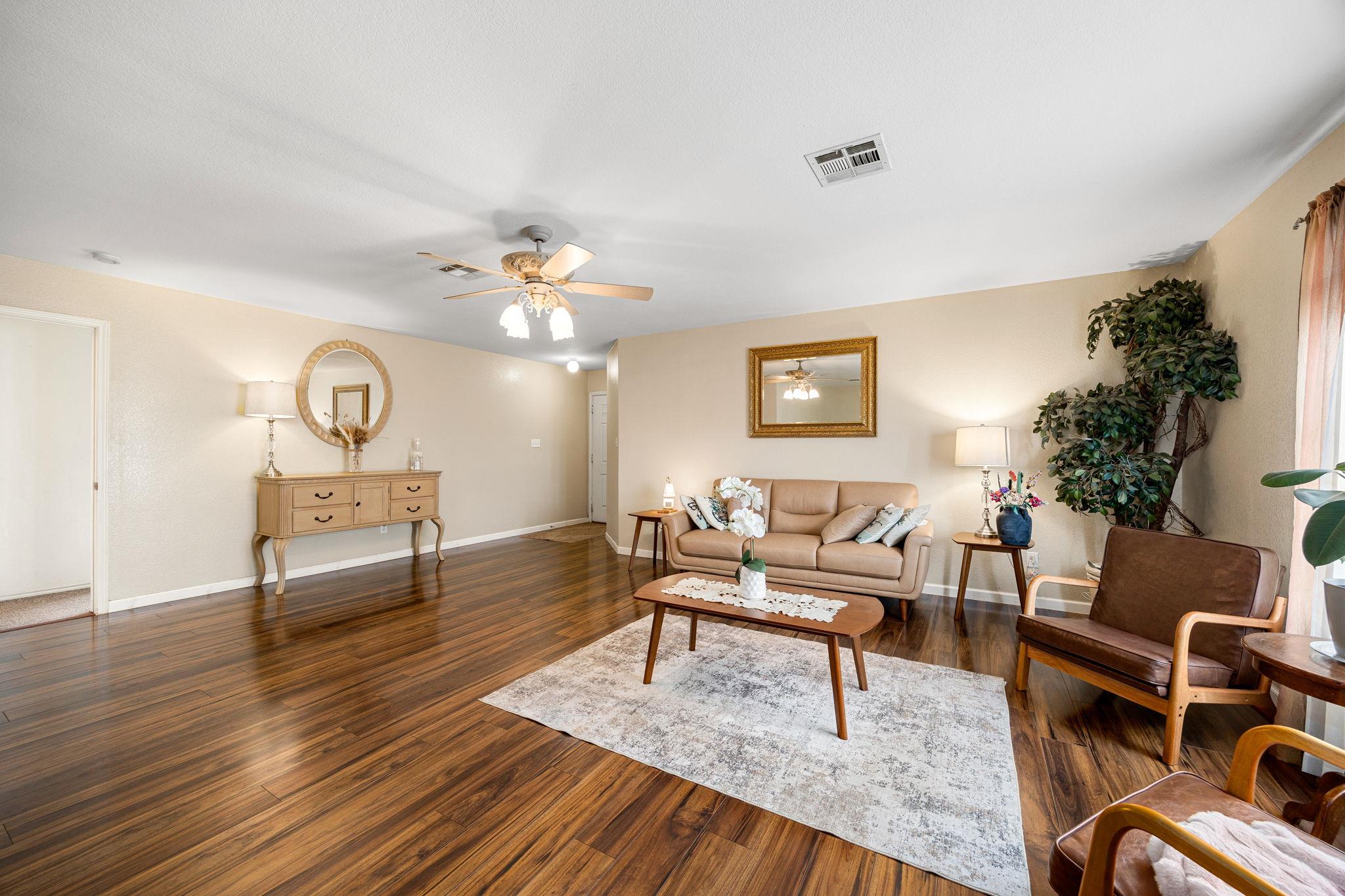 166 Kristen Dr, Kyle, TX 78640