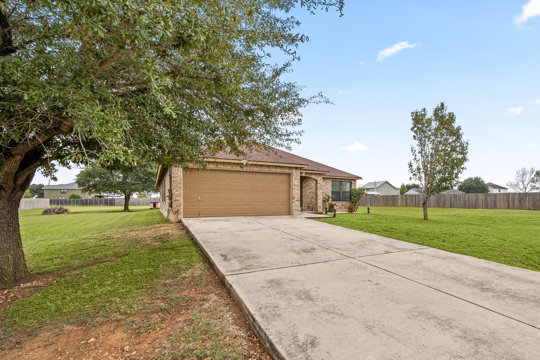 166 Kristen Dr, Kyle, TX 78640