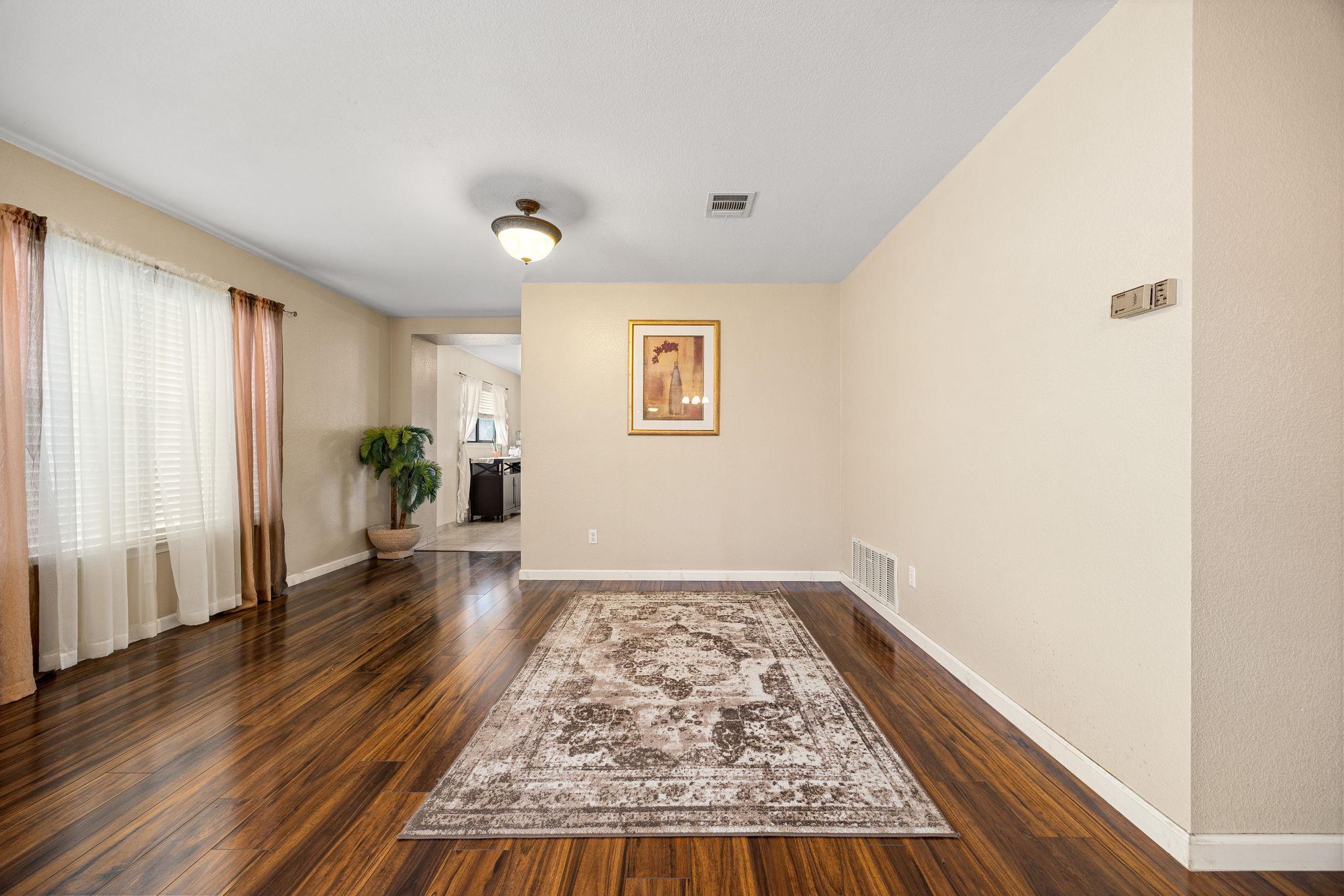 166 Kristen Dr, Kyle, TX 78640