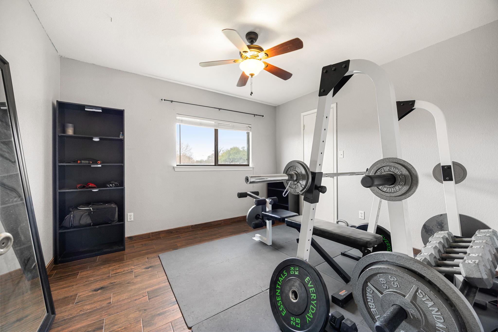 166 Kristen Dr, Kyle, TX 78640