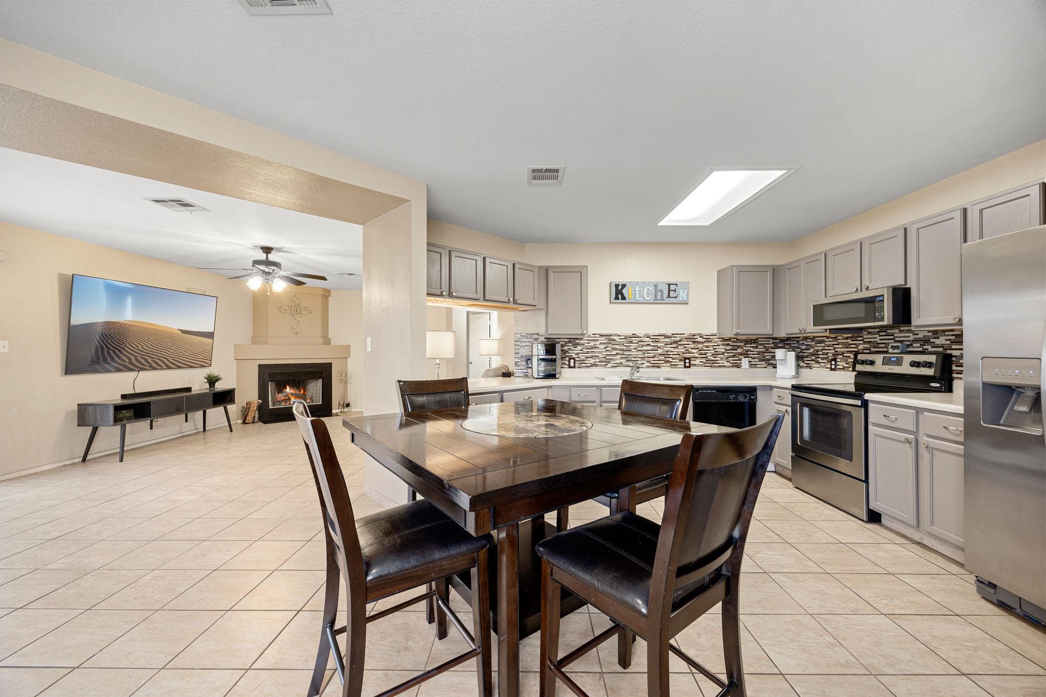 166 Kristen Dr, Kyle, TX 78640