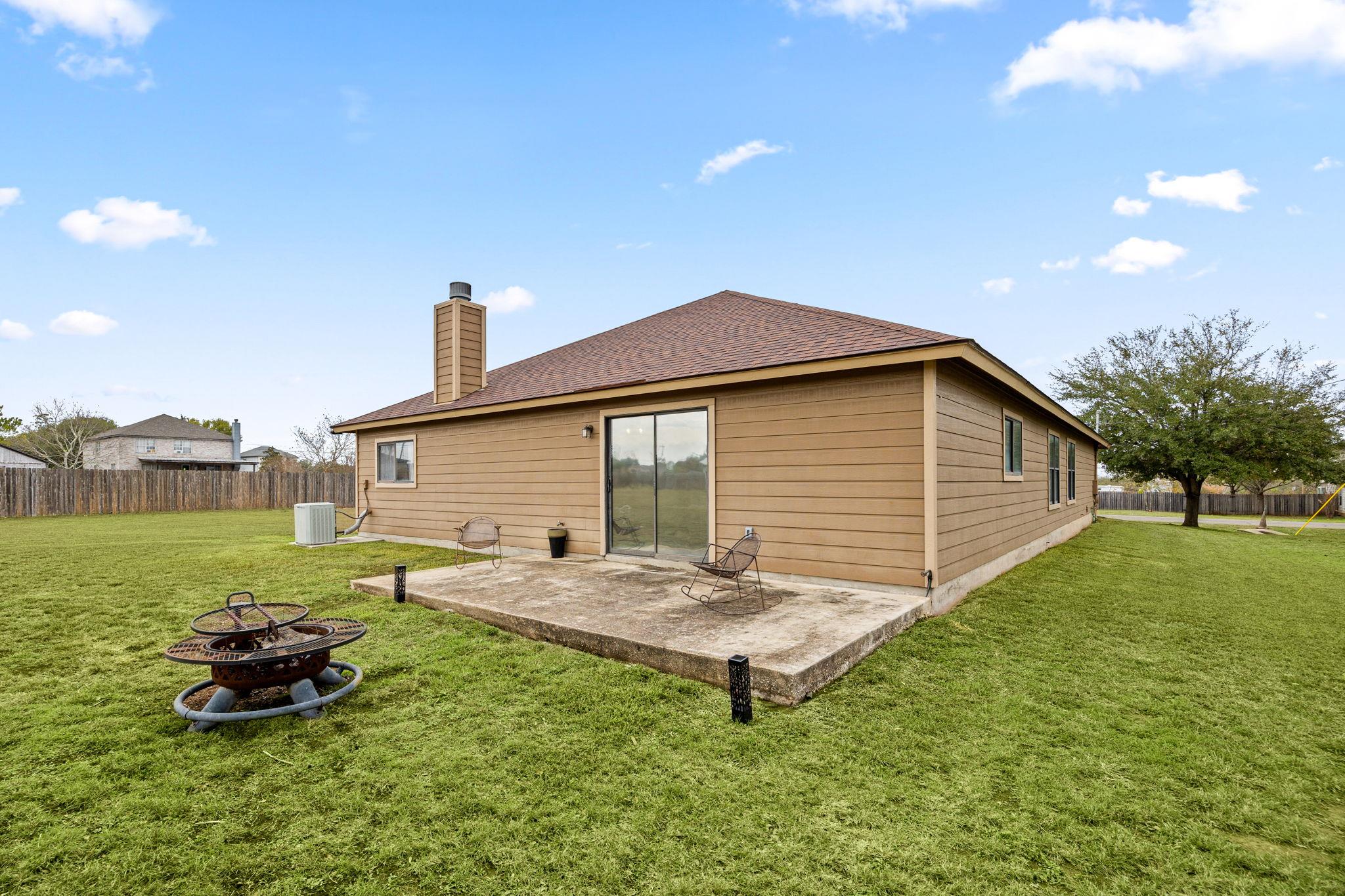 166 Kristen Dr, Kyle, TX 78640