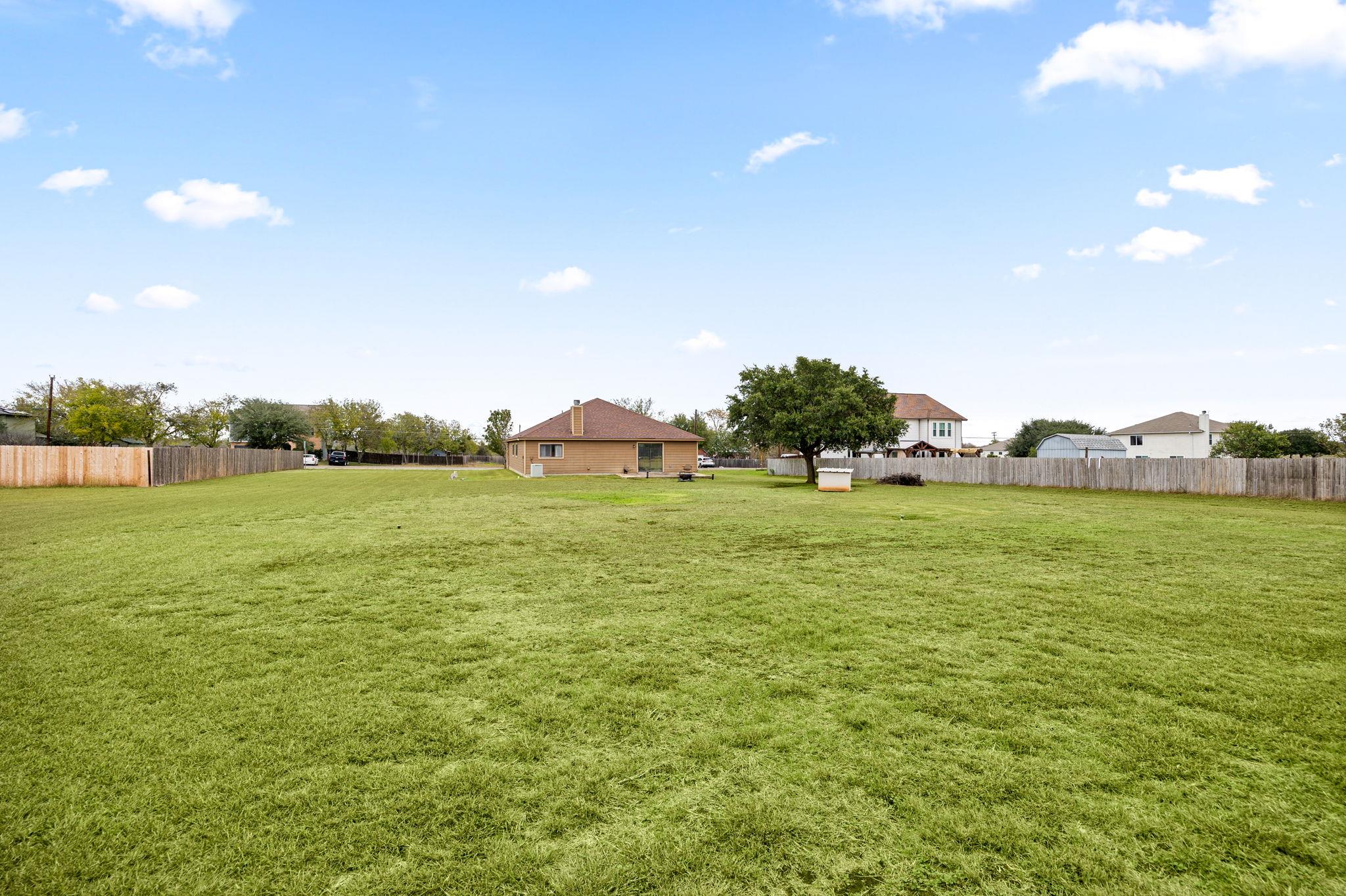 166 Kristen Dr, Kyle, TX 78640
