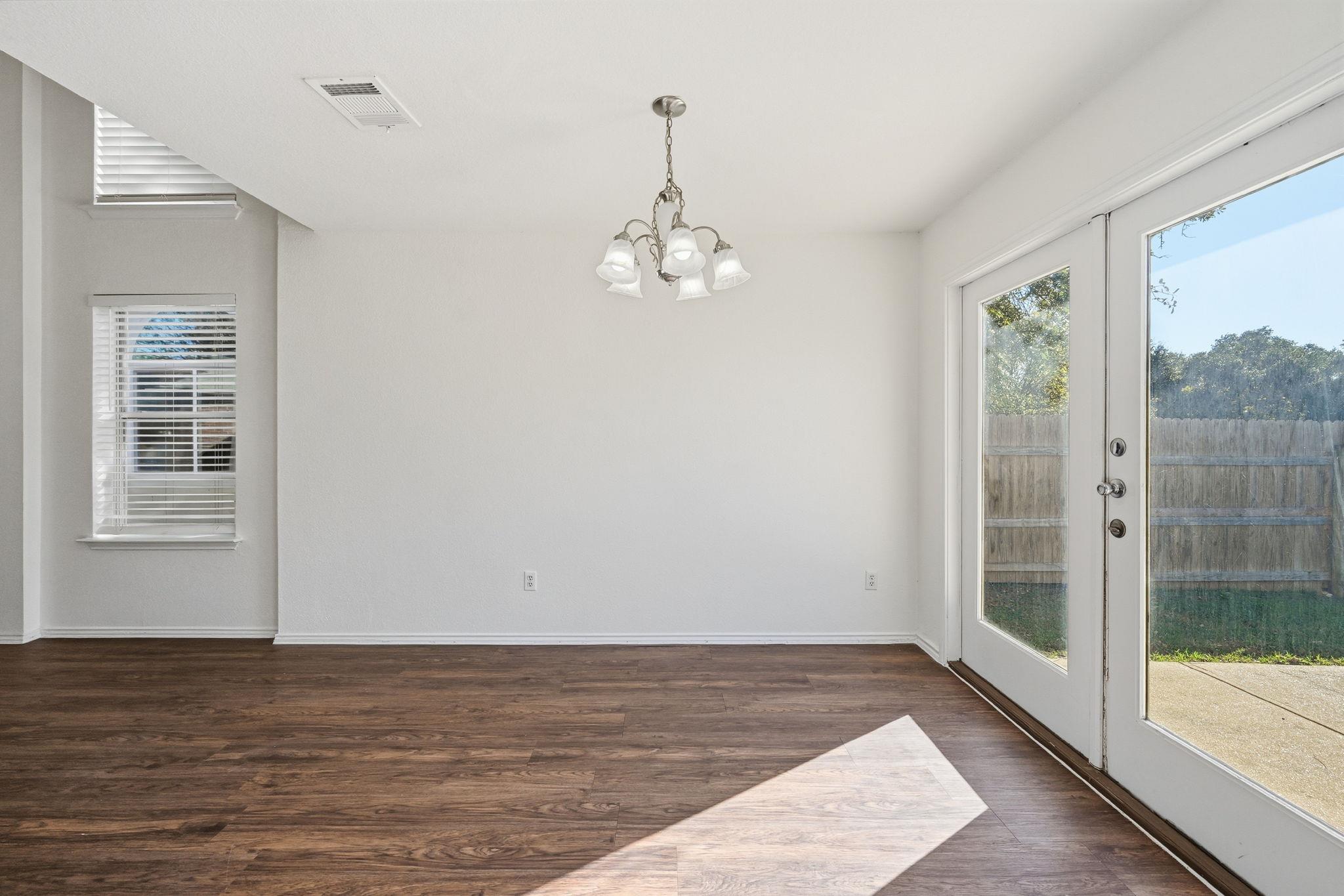 2521 Claudia Dr, Leander, TX 78641