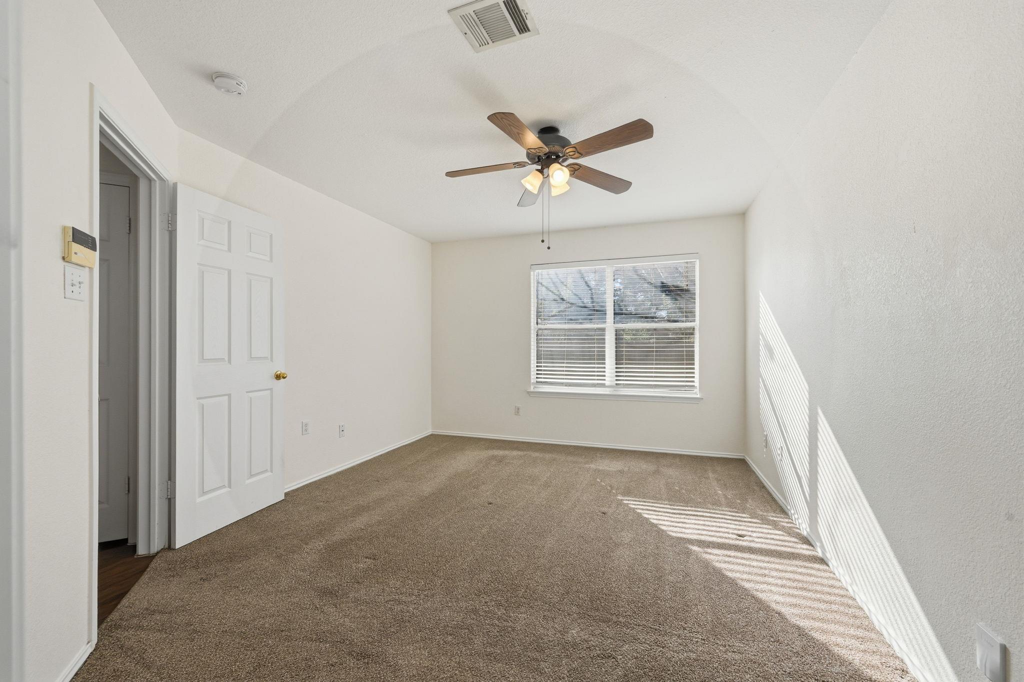 2521 Claudia Dr, Leander, TX 78641