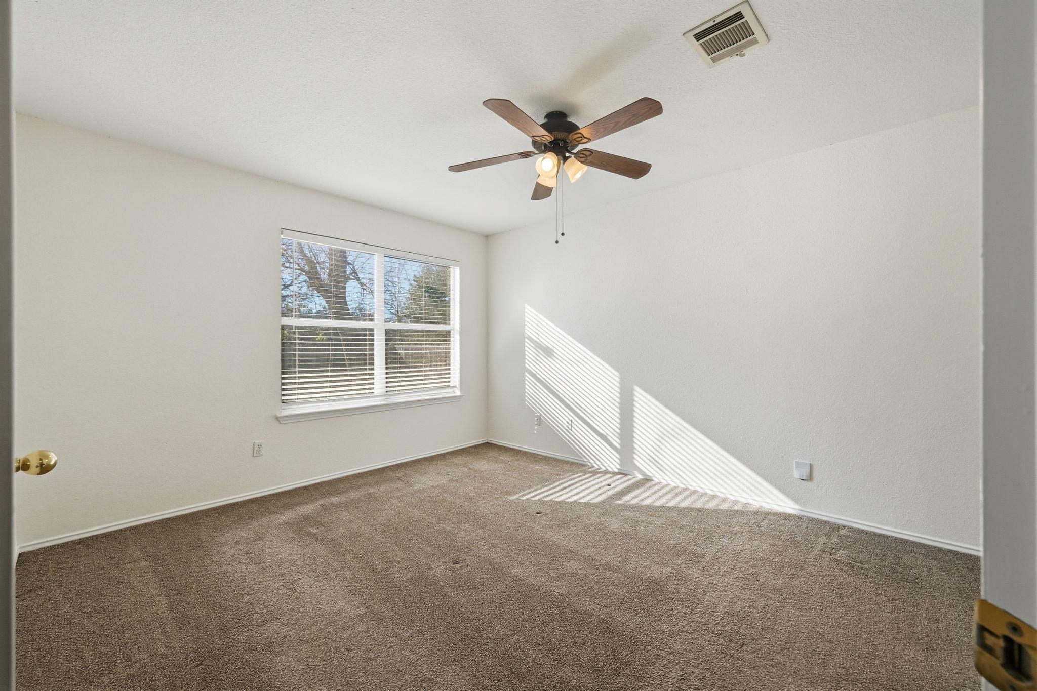 2521 Claudia Dr, Leander, TX 78641