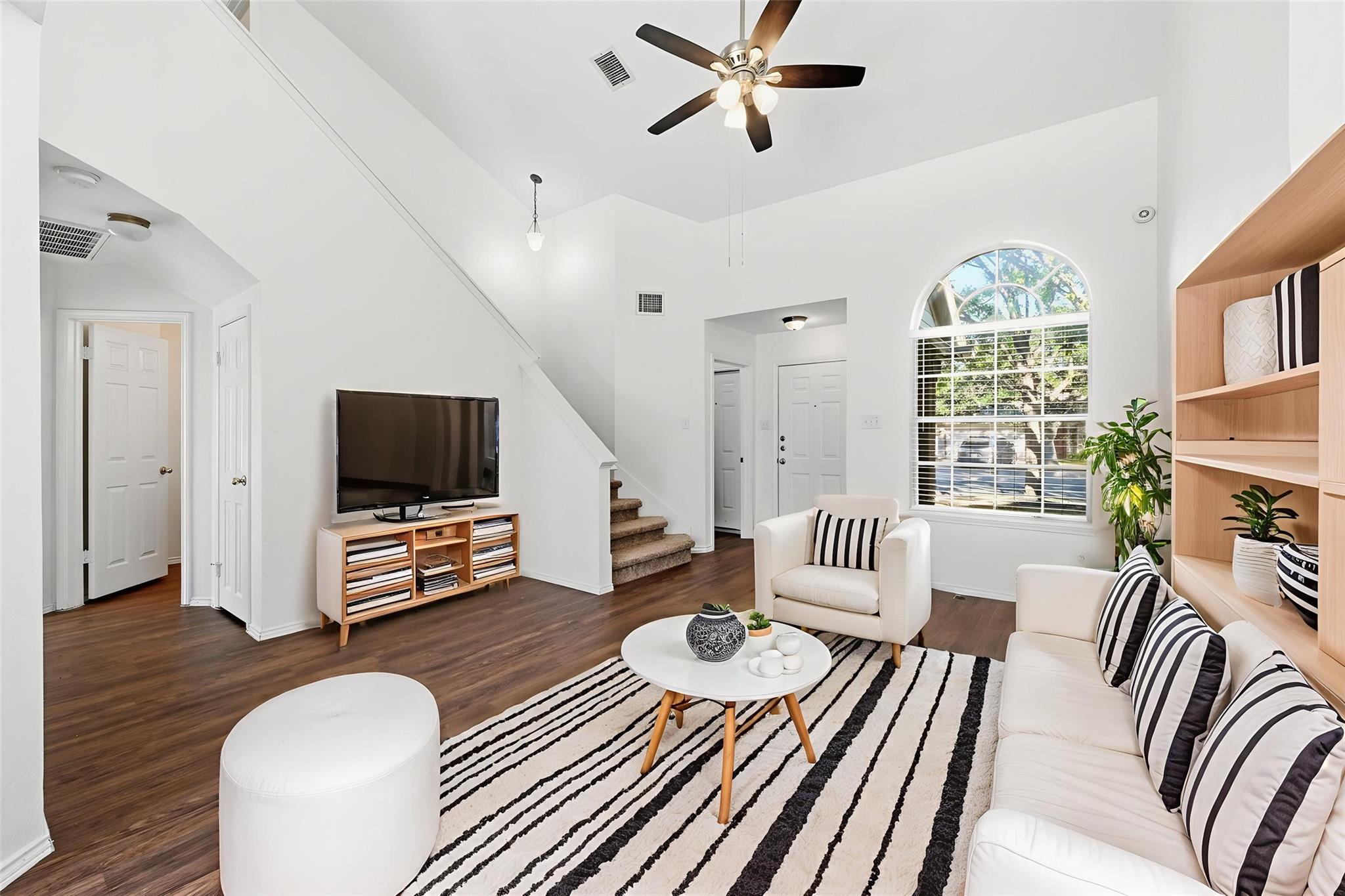 2521 Claudia Dr, Leander, TX 78641