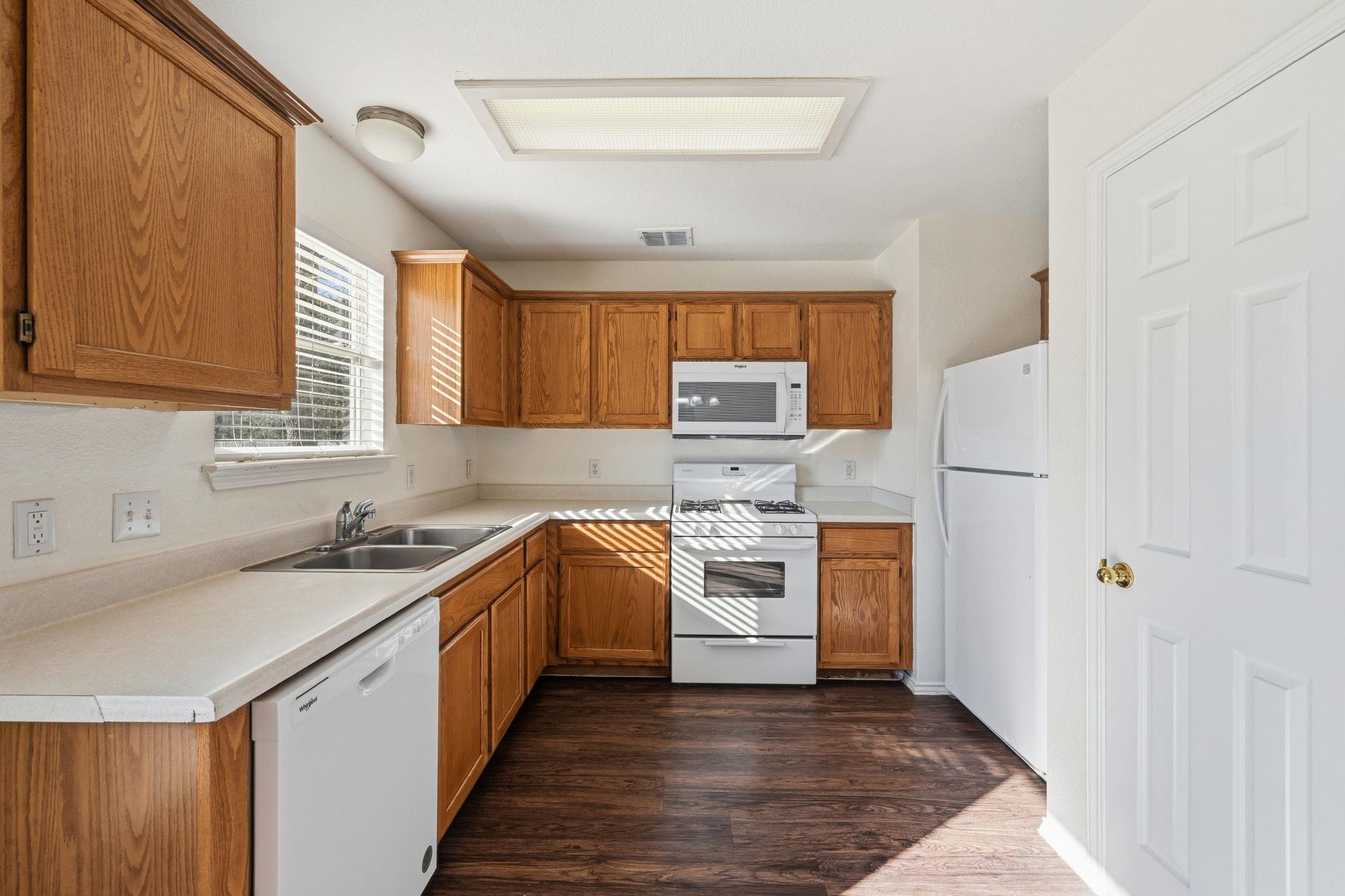 2521 Claudia Dr, Leander, TX 78641