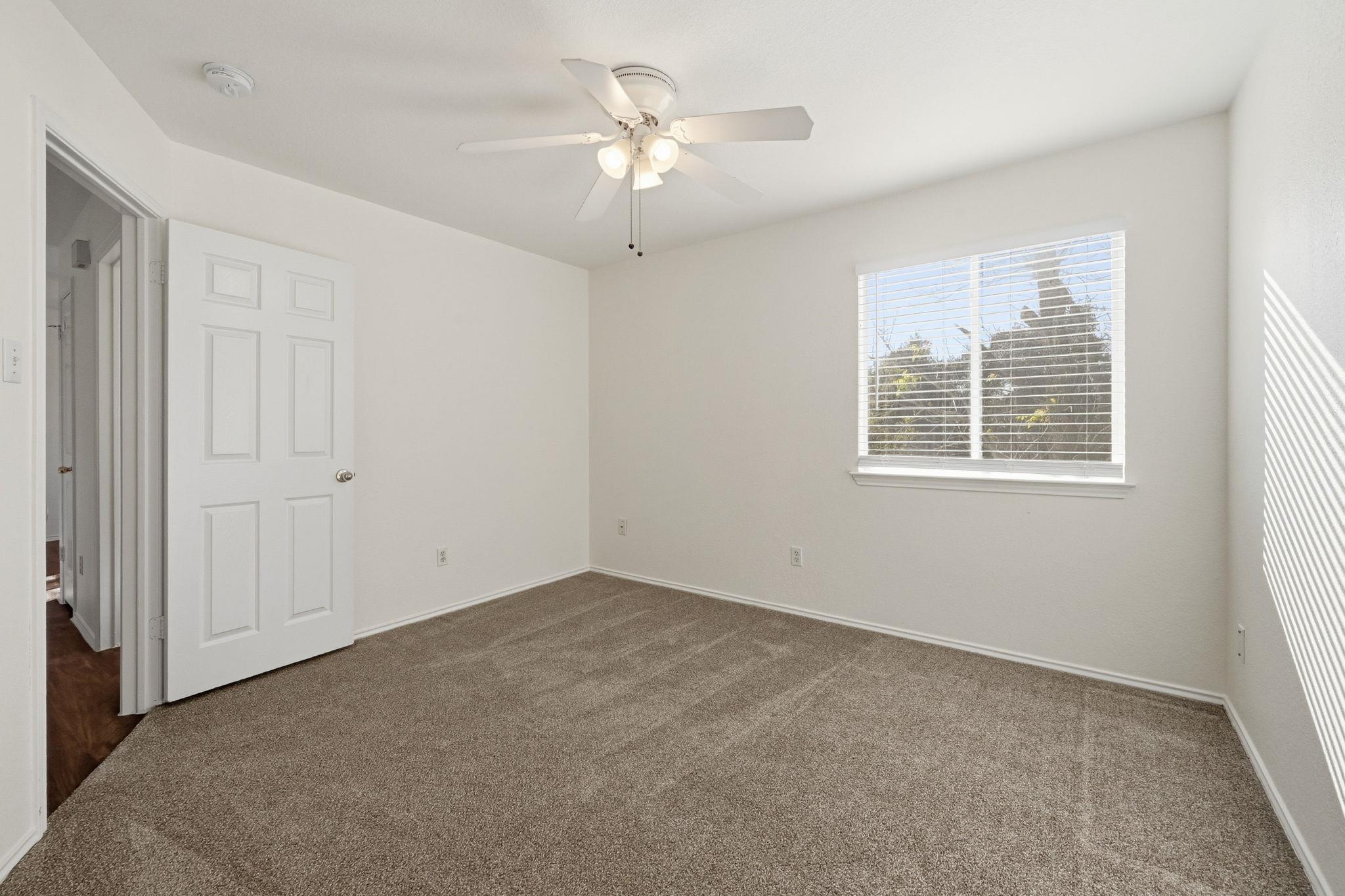 2521 Claudia Dr, Leander, TX 78641