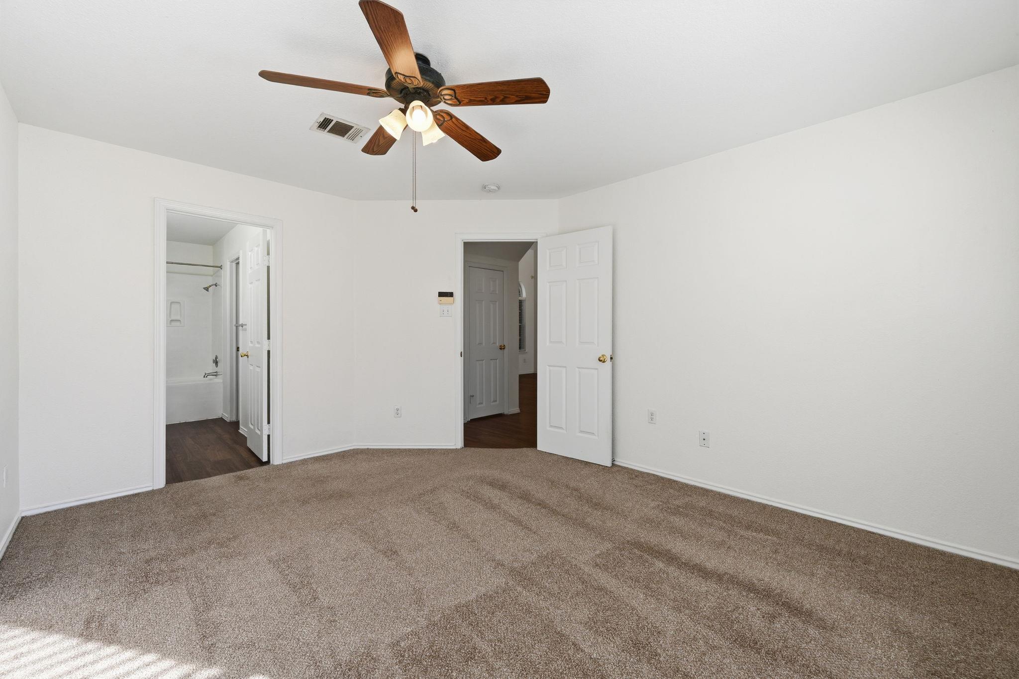 2521 Claudia Dr, Leander, TX 78641