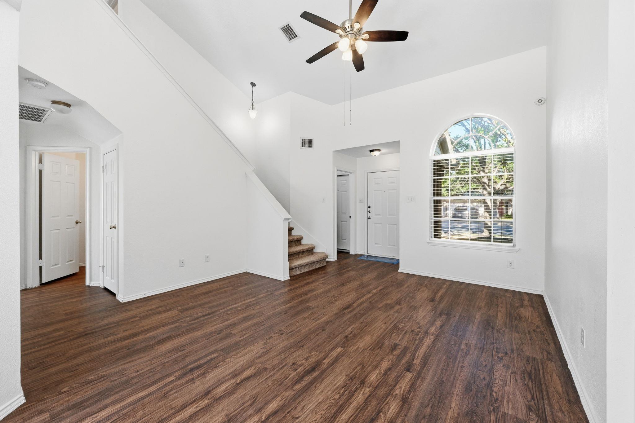 2521 Claudia Dr, Leander, TX 78641