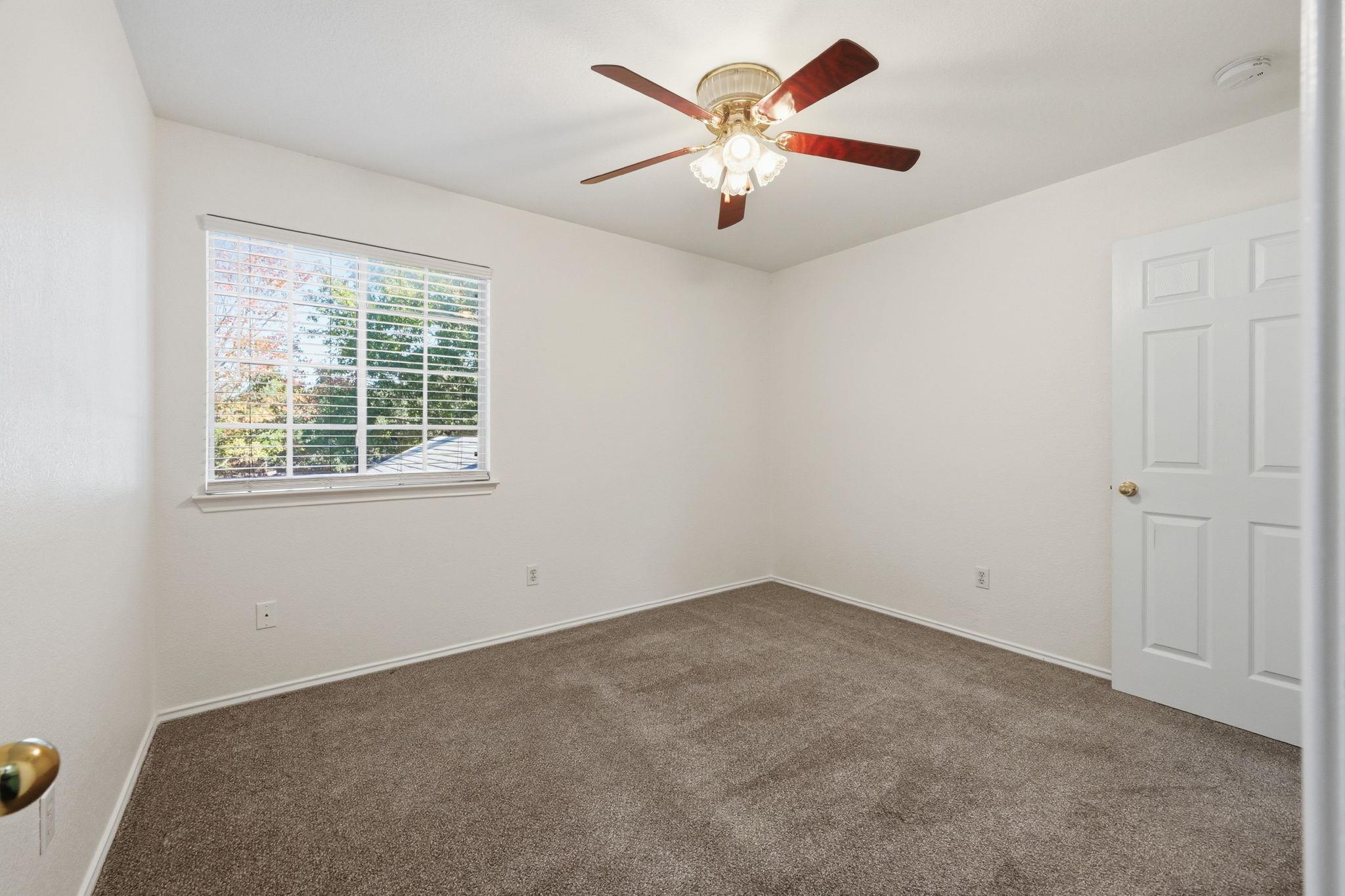 2521 Claudia Dr, Leander, TX 78641