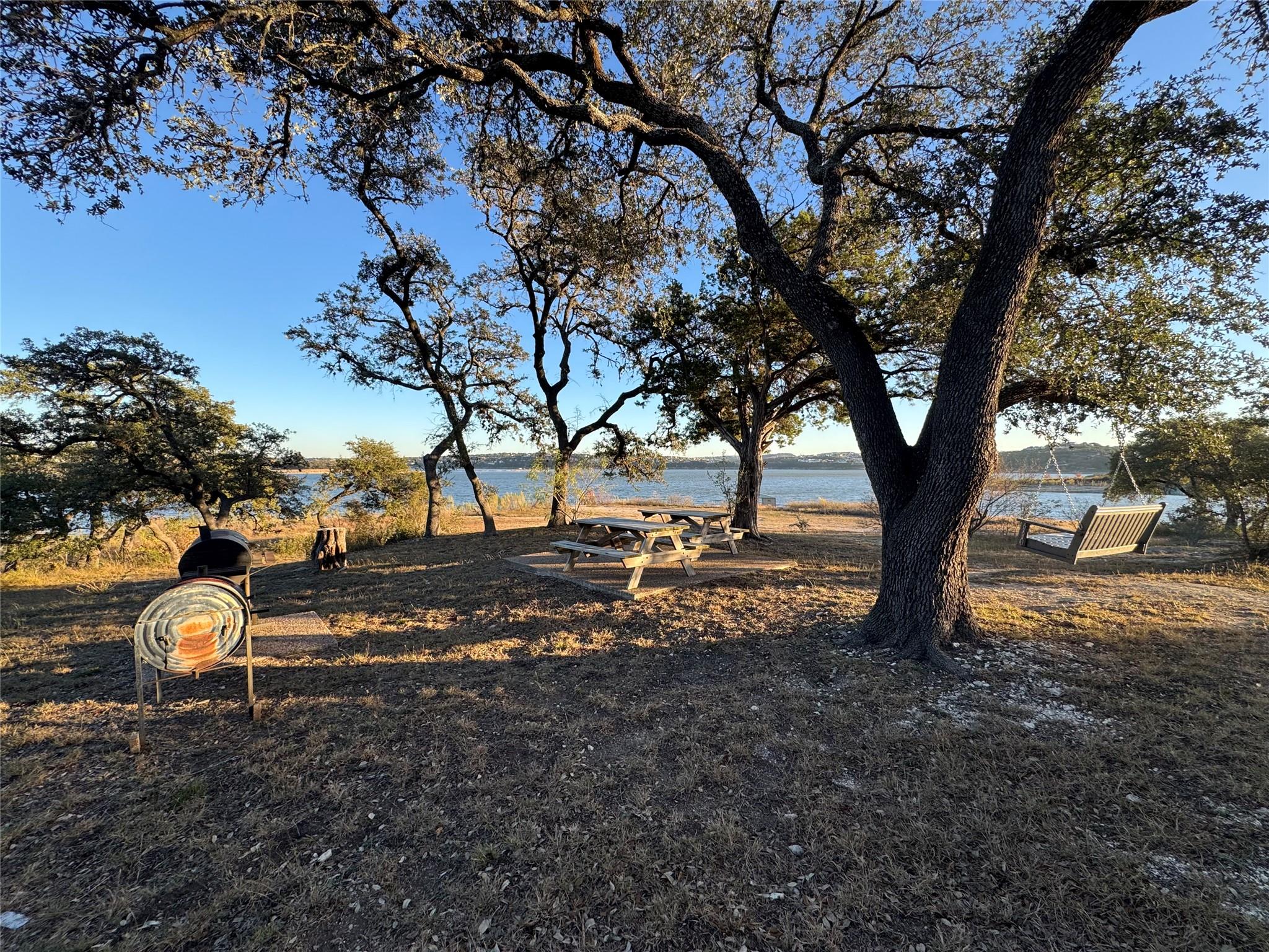 918 Debco Ln, Spicewood, TX 78669