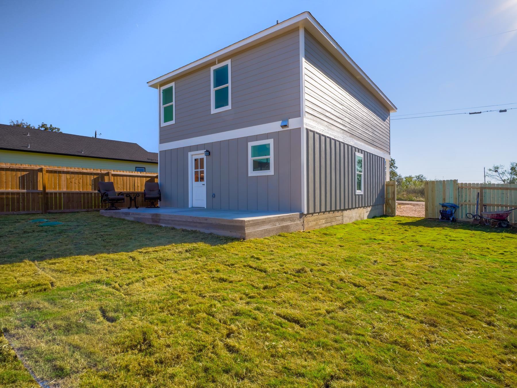 303 Cedarhill Dr, Granite Shoals, TX 78654