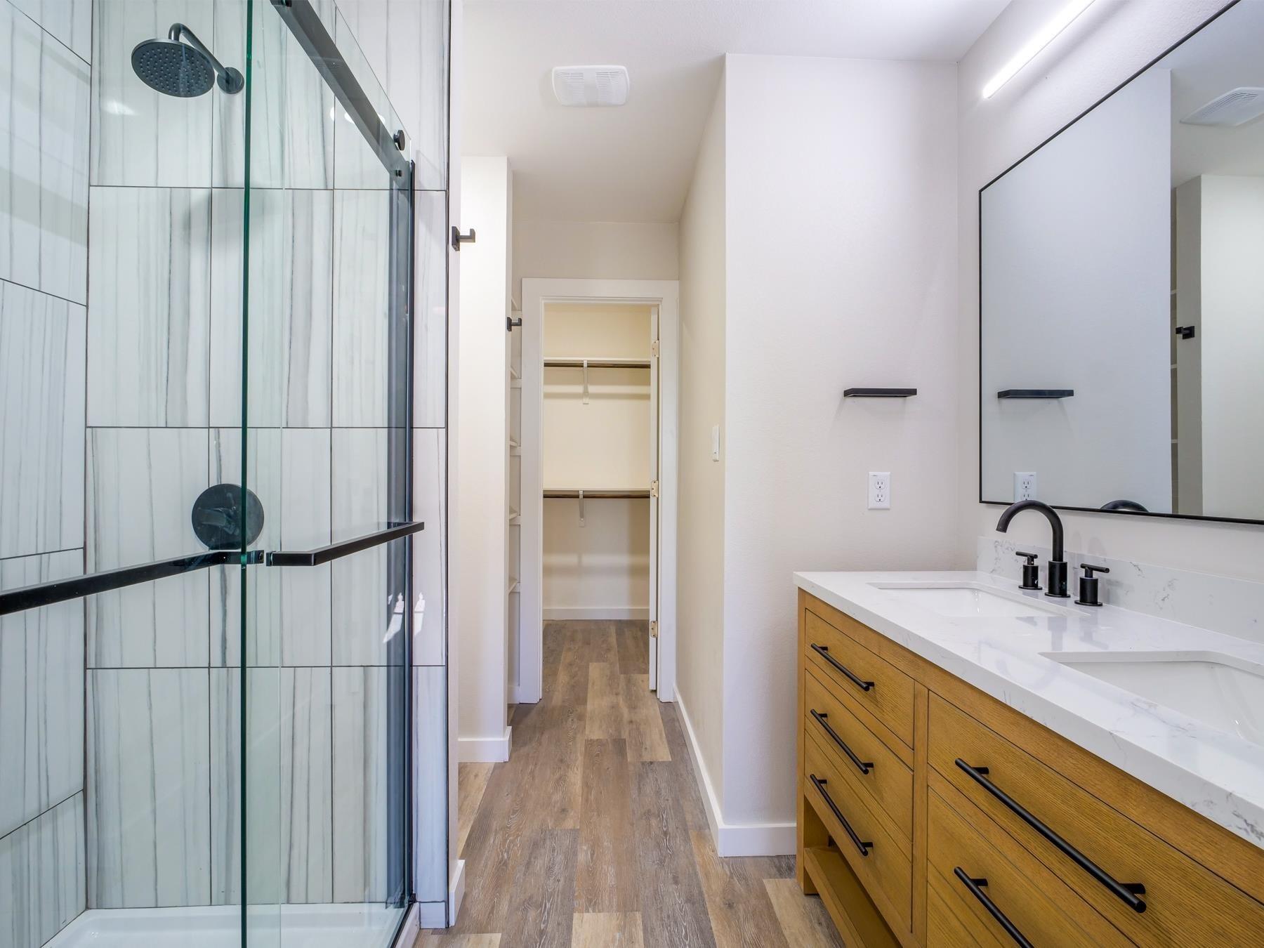 303 Cedarhill Dr, Granite Shoals, TX 78654