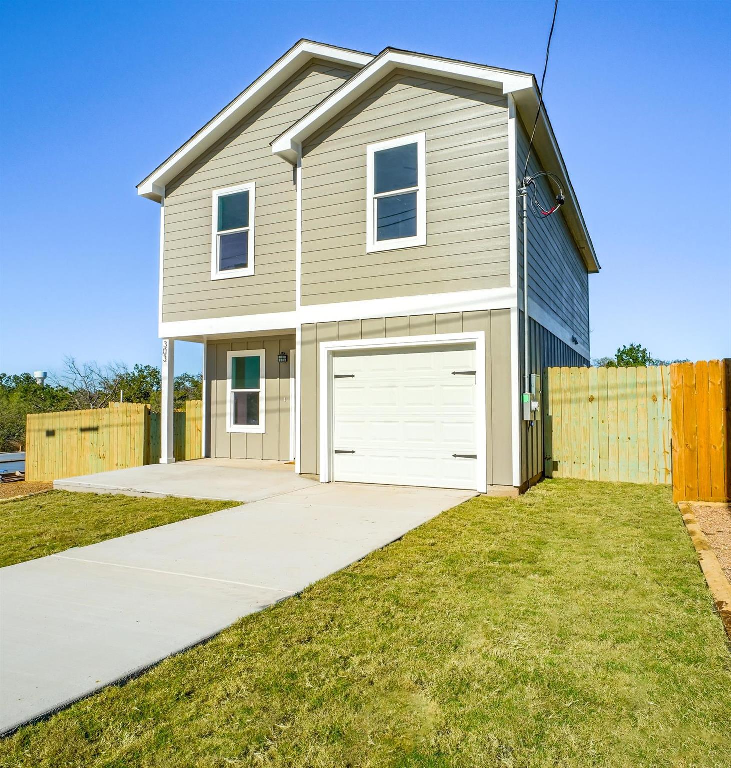 303 Cedarhill Dr, Granite Shoals, TX 78654