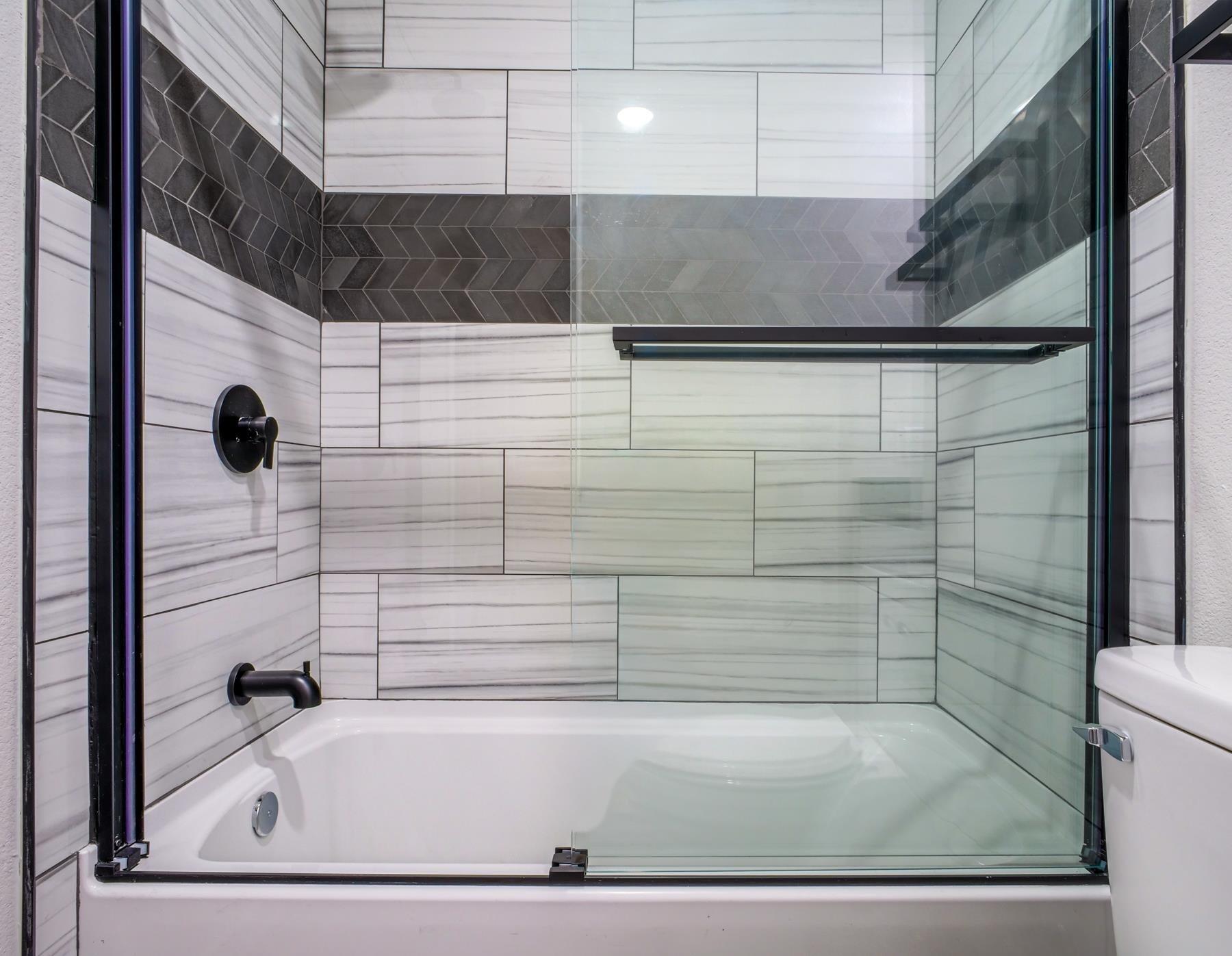 303 Cedarhill Dr, Granite Shoals, TX 78654